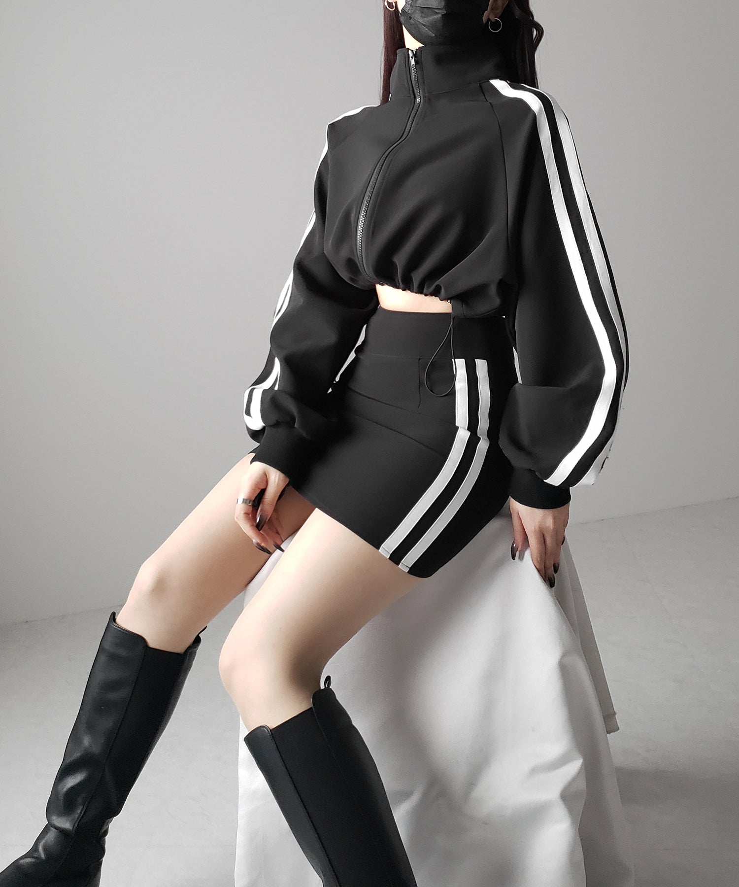 【 セットアップ着用可能 】サイドラインハイウエストミニスカート / sideline high waist mini skirt