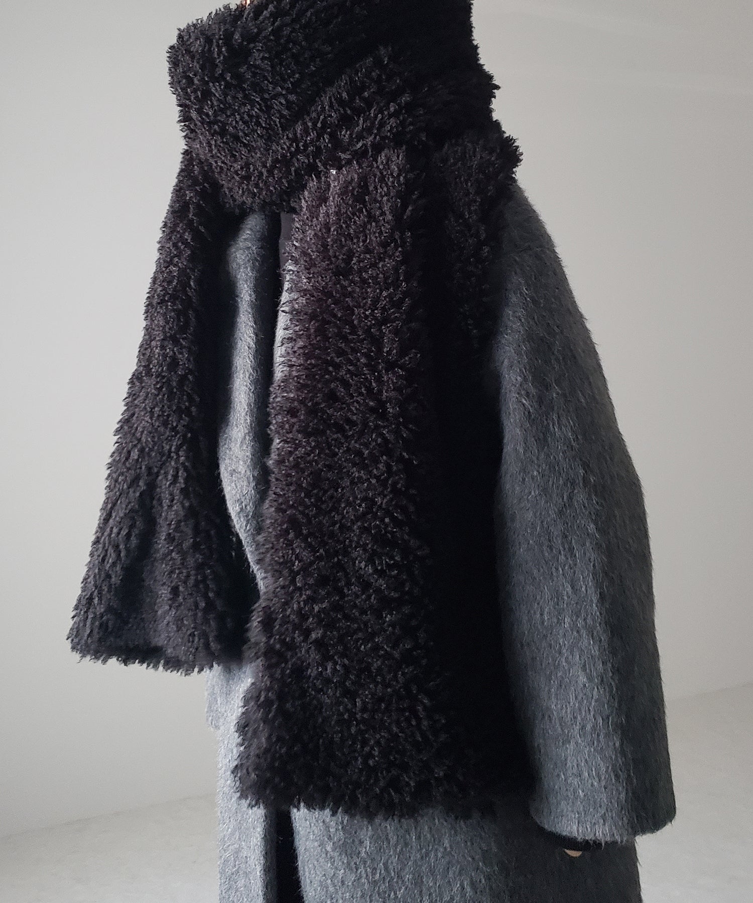 ボリュームフラッフィーシャギーボアマフラー / volume fluffy shaggy boa muffler