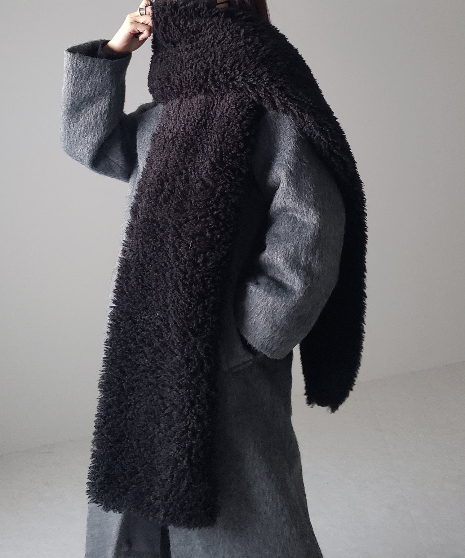 ボリュームフラッフィーシャギーボアマフラー / volume fluffy shaggy boa muffler