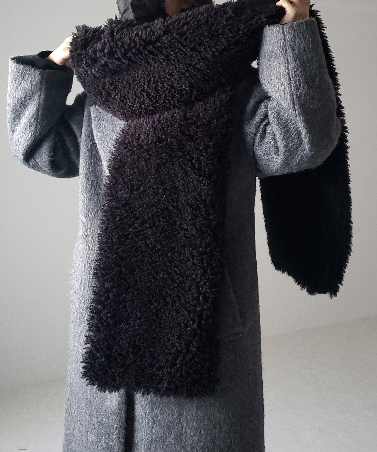 ボリュームフラッフィーシャギーボアマフラー / volume fluffy shaggy boa muffler