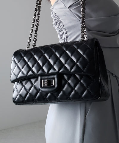 キルティングチェーンスクエアショルダーバッグ / quilting chain square shoulder bag