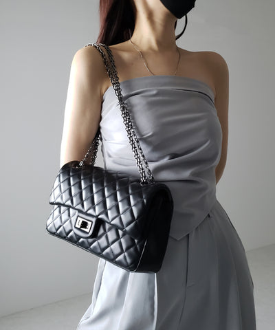 キルティングチェーンスクエアショルダーバッグ / quilting chain square shoulder bag