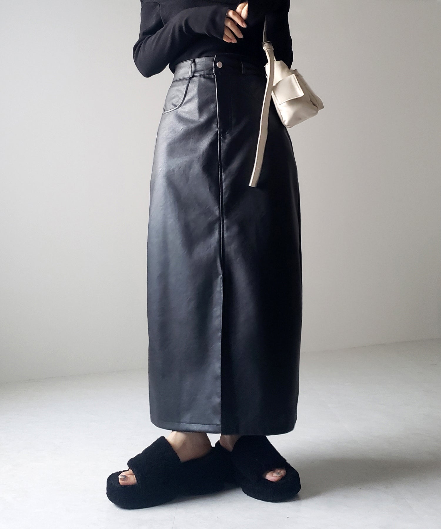 【 3color / 3size 】フロントスリットヴィンテージフェイクレザースカート