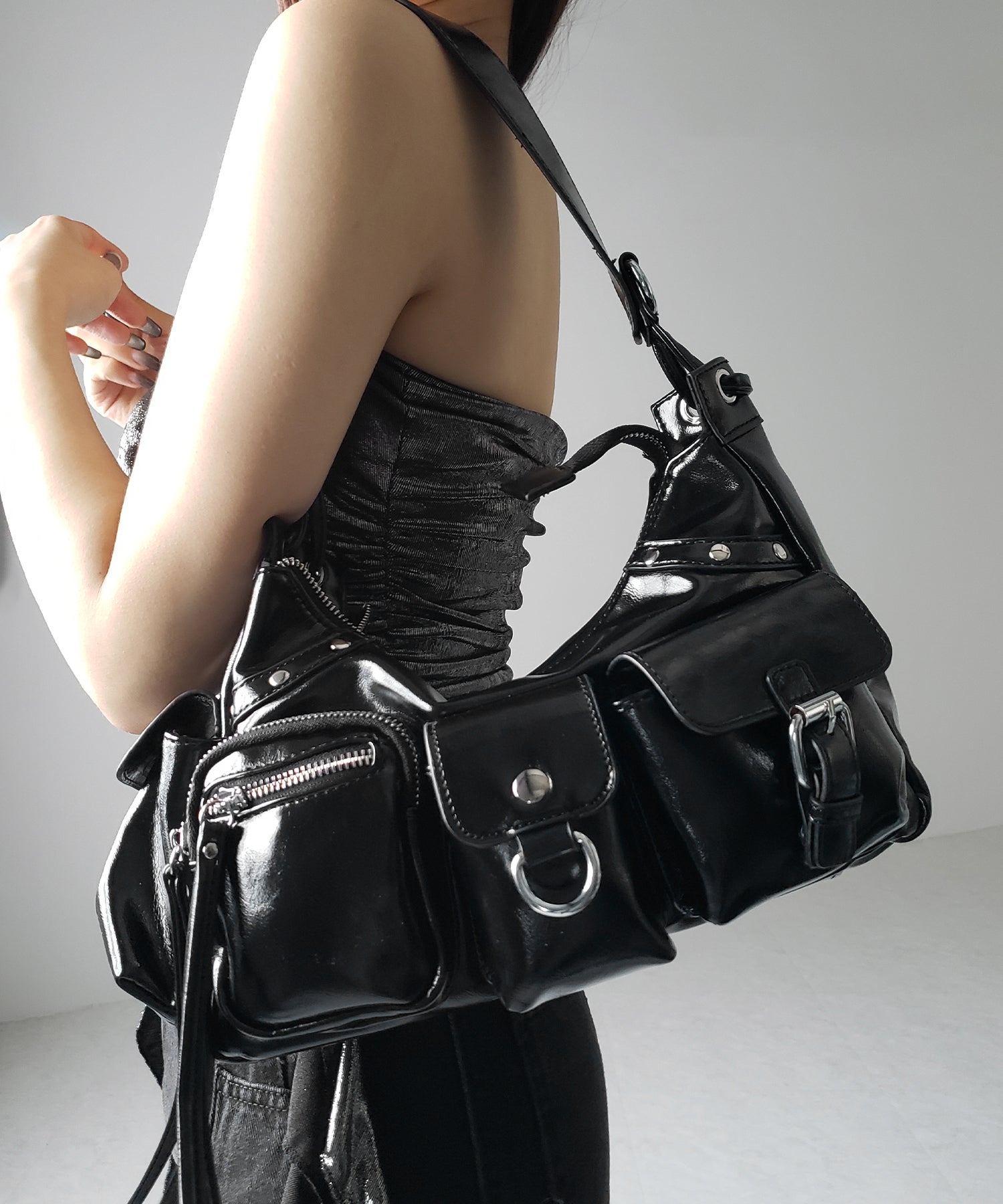 【 ショルダーにできる2WAY 】 4アウトポケットワンハンドルショルダーバッグ / 4 outpocket onehandle shoulder bag