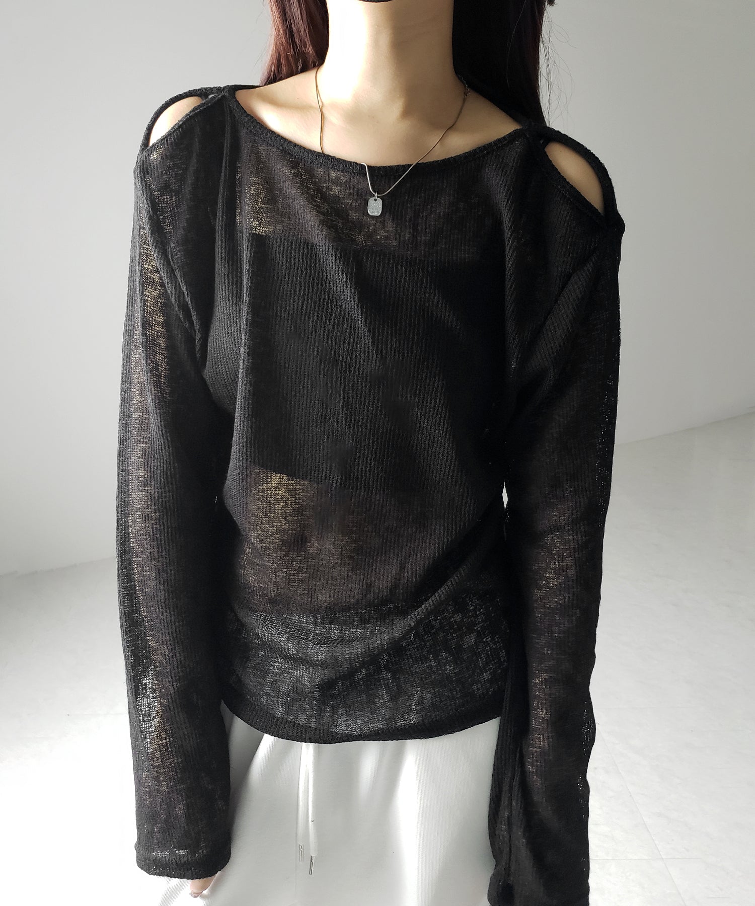 【 3color 】カットアウトショルダールーズシアートップス / cutout shoulder loose sheer tops