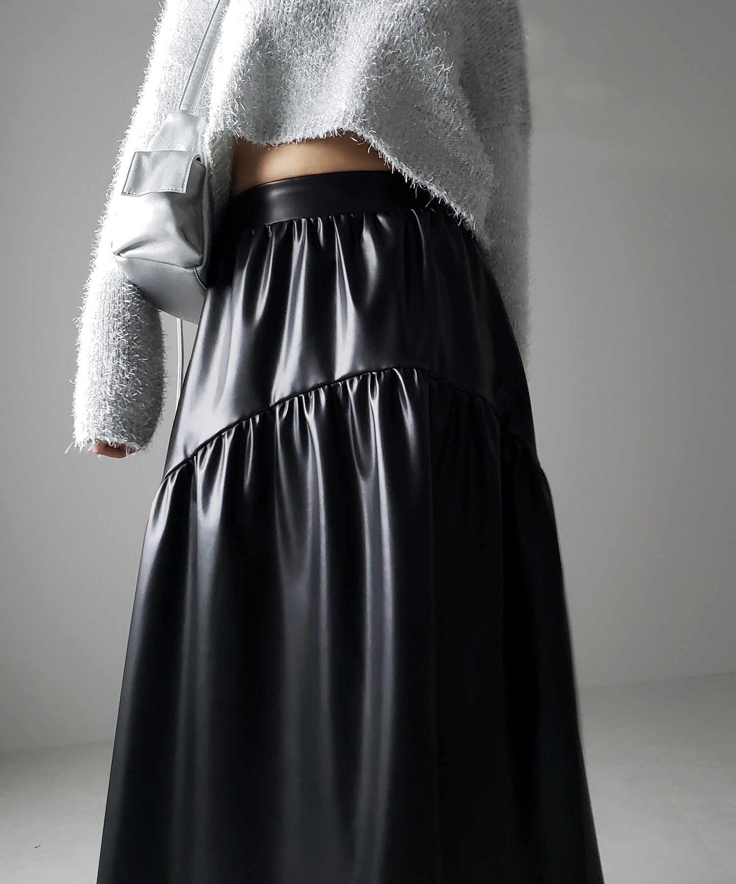 【 2color 】メタリックフェイクレザーギャザーフレアスカート / metallic fake leather gather flare skirt