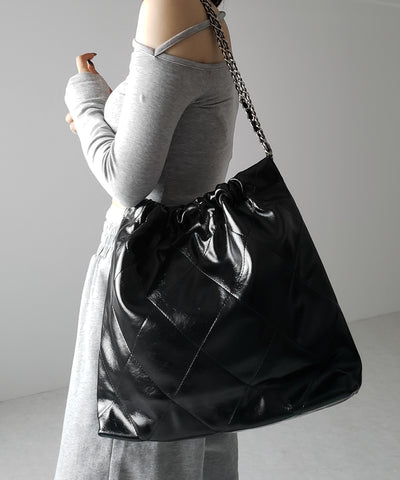 キルティングチェーントートショルダーバッグ / quilting chain tote shoulder bag
