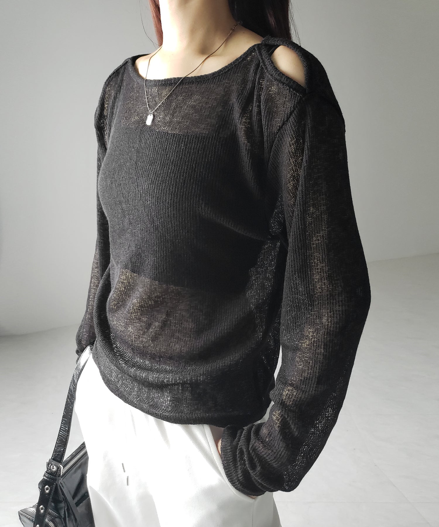 【 3color 】カットアウトショルダールーズシアートップス / cutout shoulder loose sheer tops