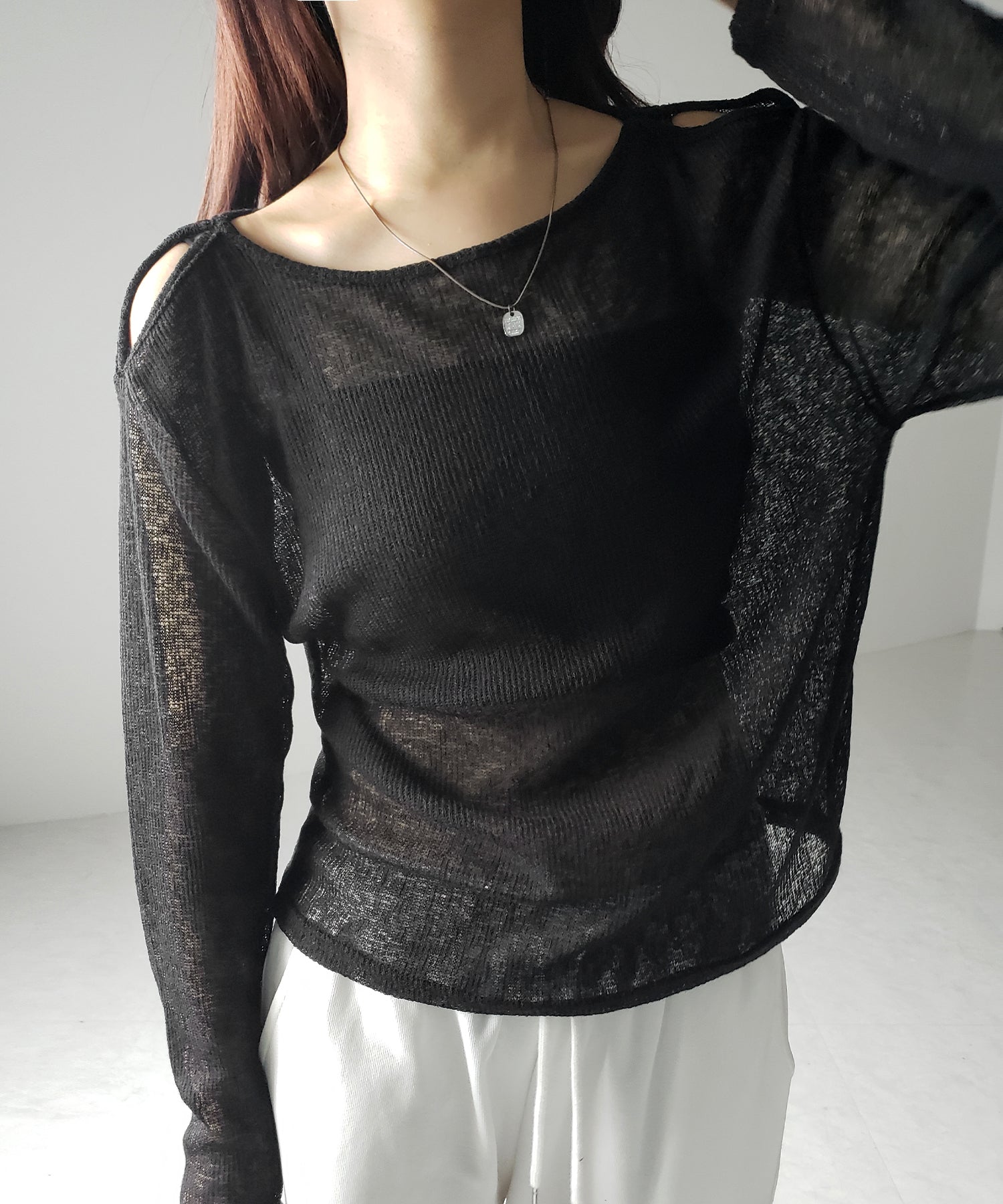 【 3color 】カットアウトショルダールーズシアートップス / cutout shoulder loose sheer tops