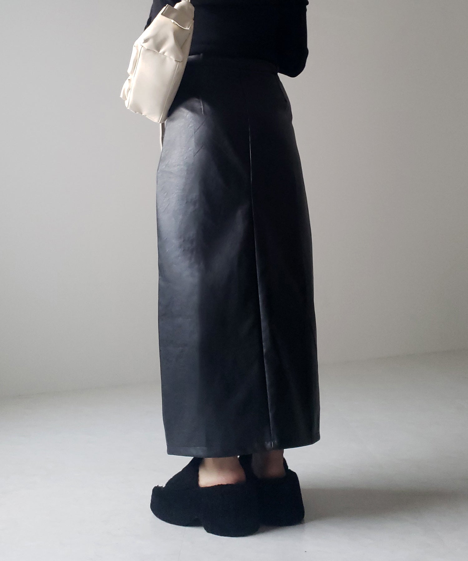 【 3color / 3size 】フロントスリットヴィンテージフェイクレザースカート