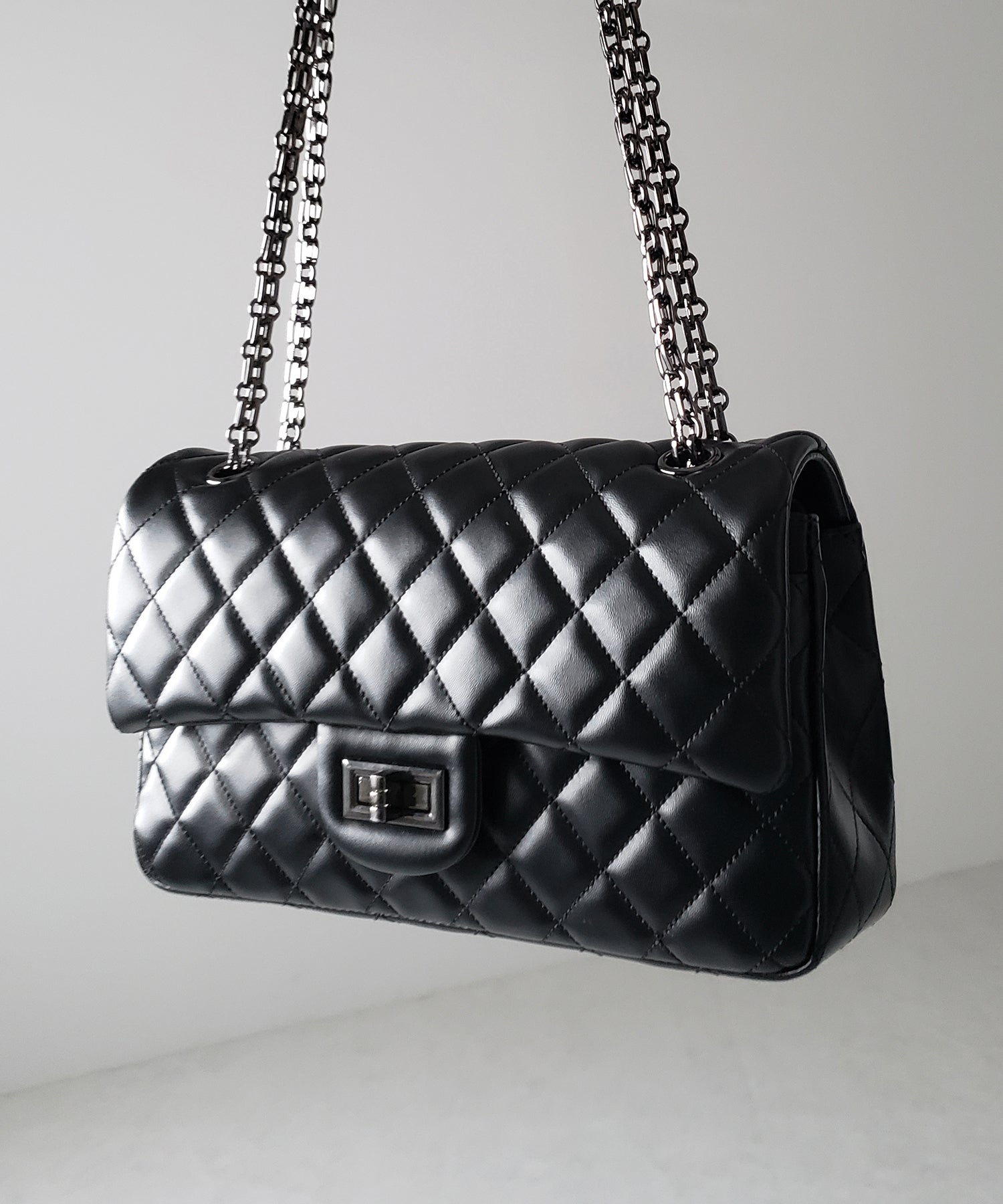 キルティングチェーンスクエアショルダーバッグ / quilting chain square shoulder bag