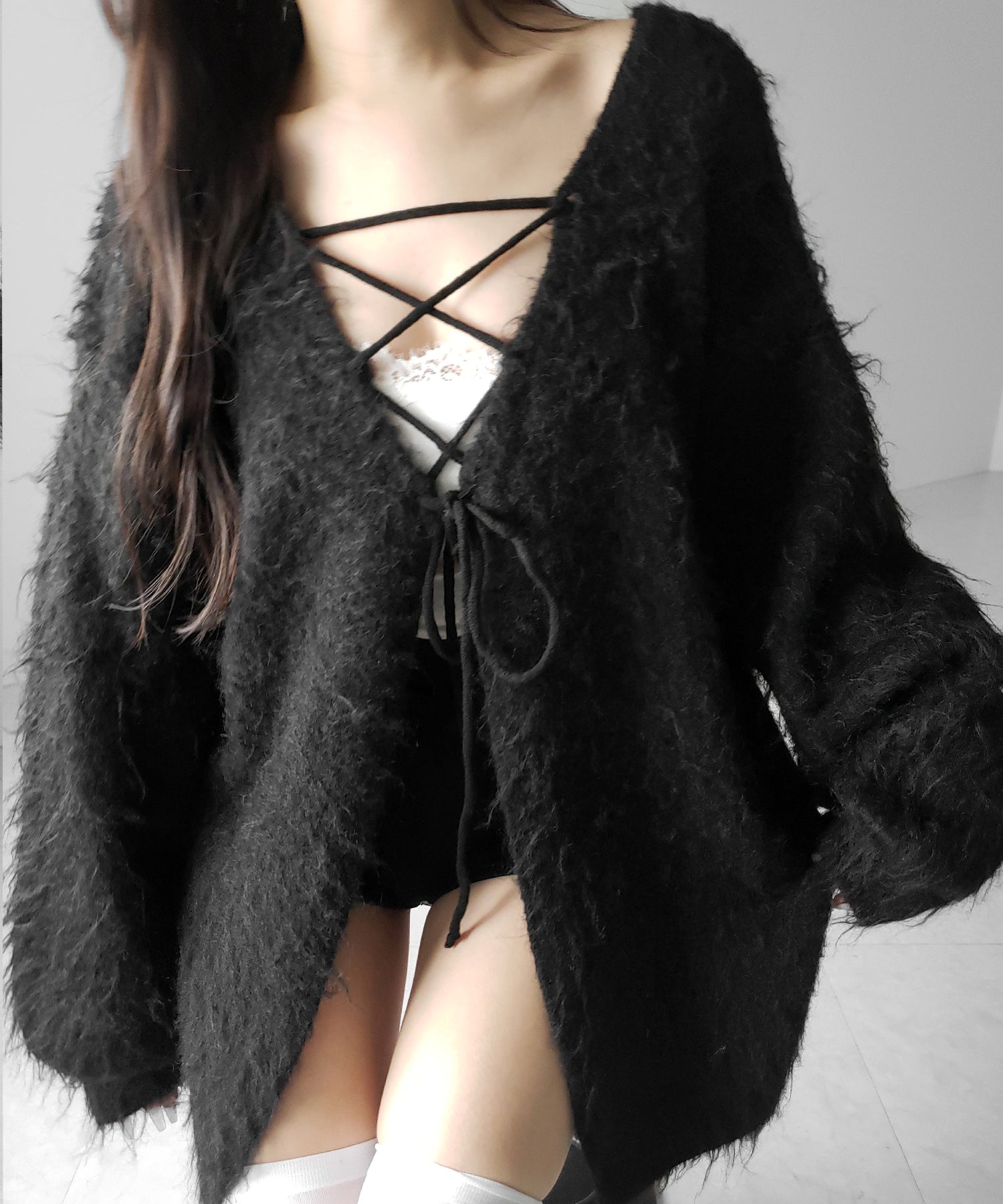 レースアップリボンオーバーシャギーニットカーディガン / lace up ribbon over shaggy knit cardigan