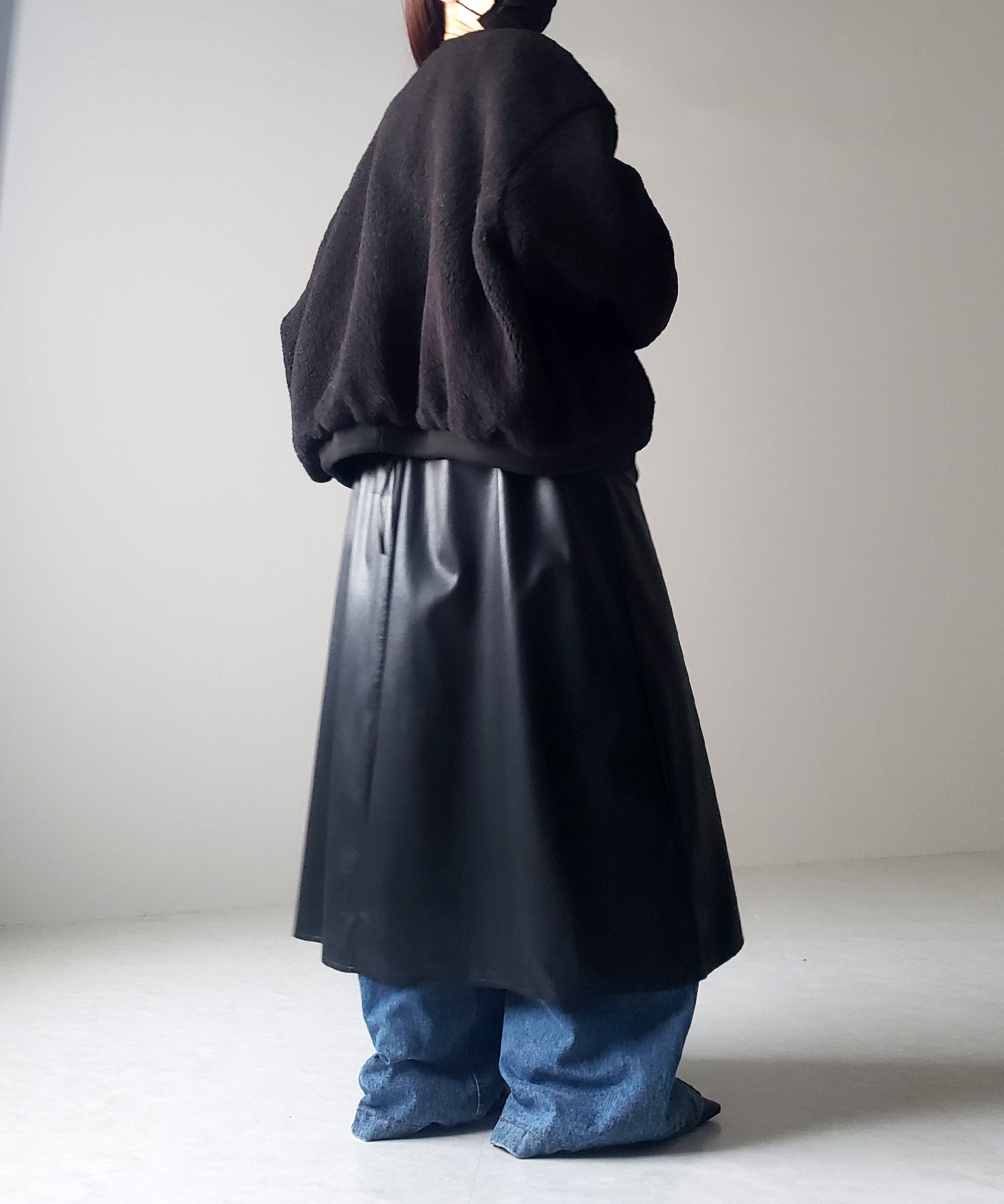 【 2COLOR 】バックリボンフェイクレザーロングギャザーキャミワンピース