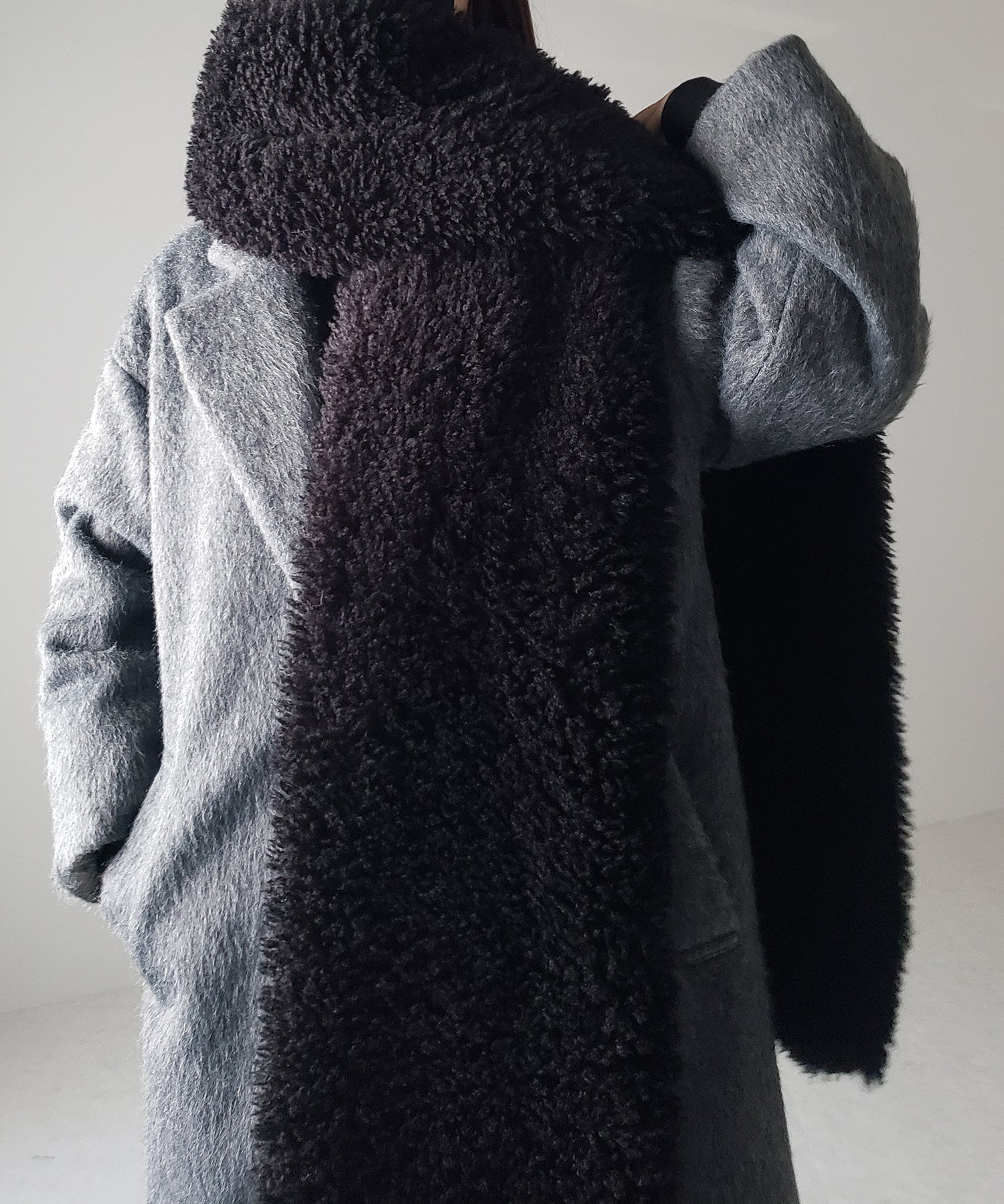 ボリュームフラッフィーシャギーボアマフラー / volume fluffy shaggy boa muffler