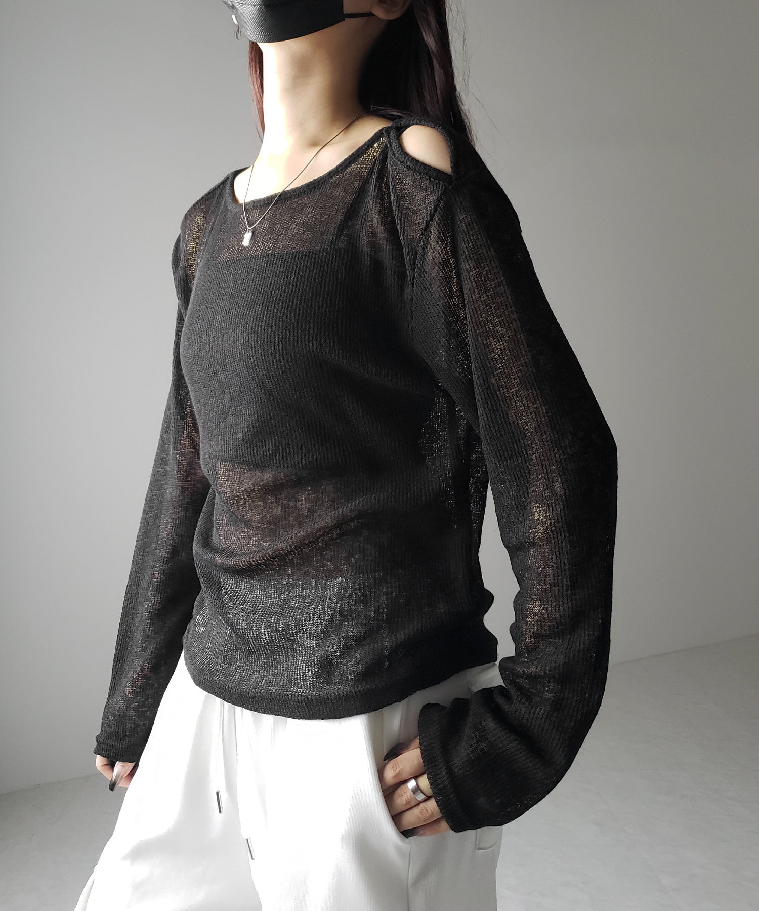 【 3color 】カットアウトショルダールーズシアートップス / cutout shoulder loose sheer tops