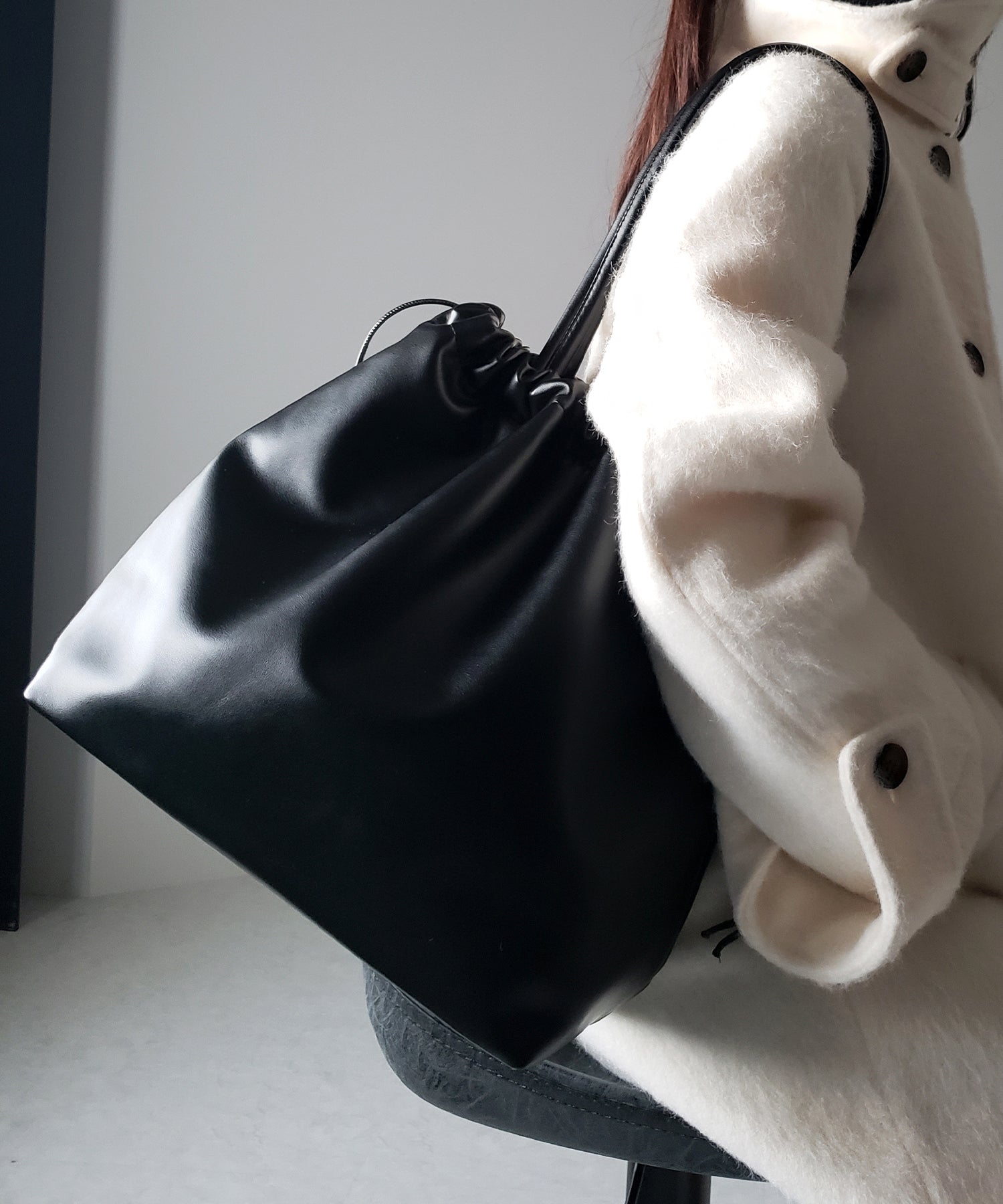 【 2color /A4収納可能 】巾着フェイクレザースクエアトートバッグ