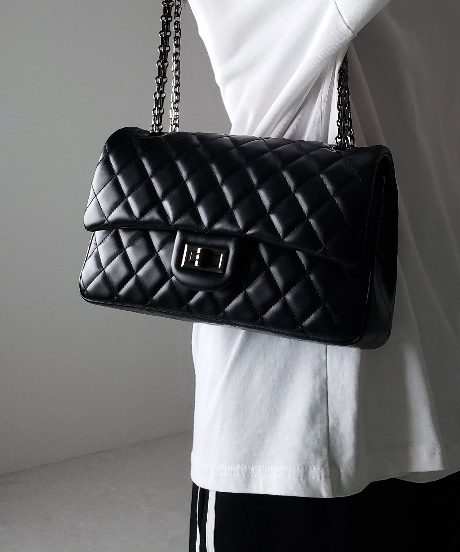 【 2color 】キルティングチェーンスクエアショルダーバッグ / quilting chain square shoulder bag
