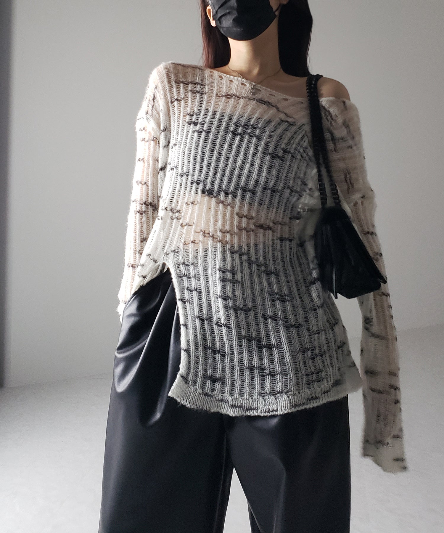 【 4size/2color 】ドロストフェイクレザーボリュームワイドパンツ