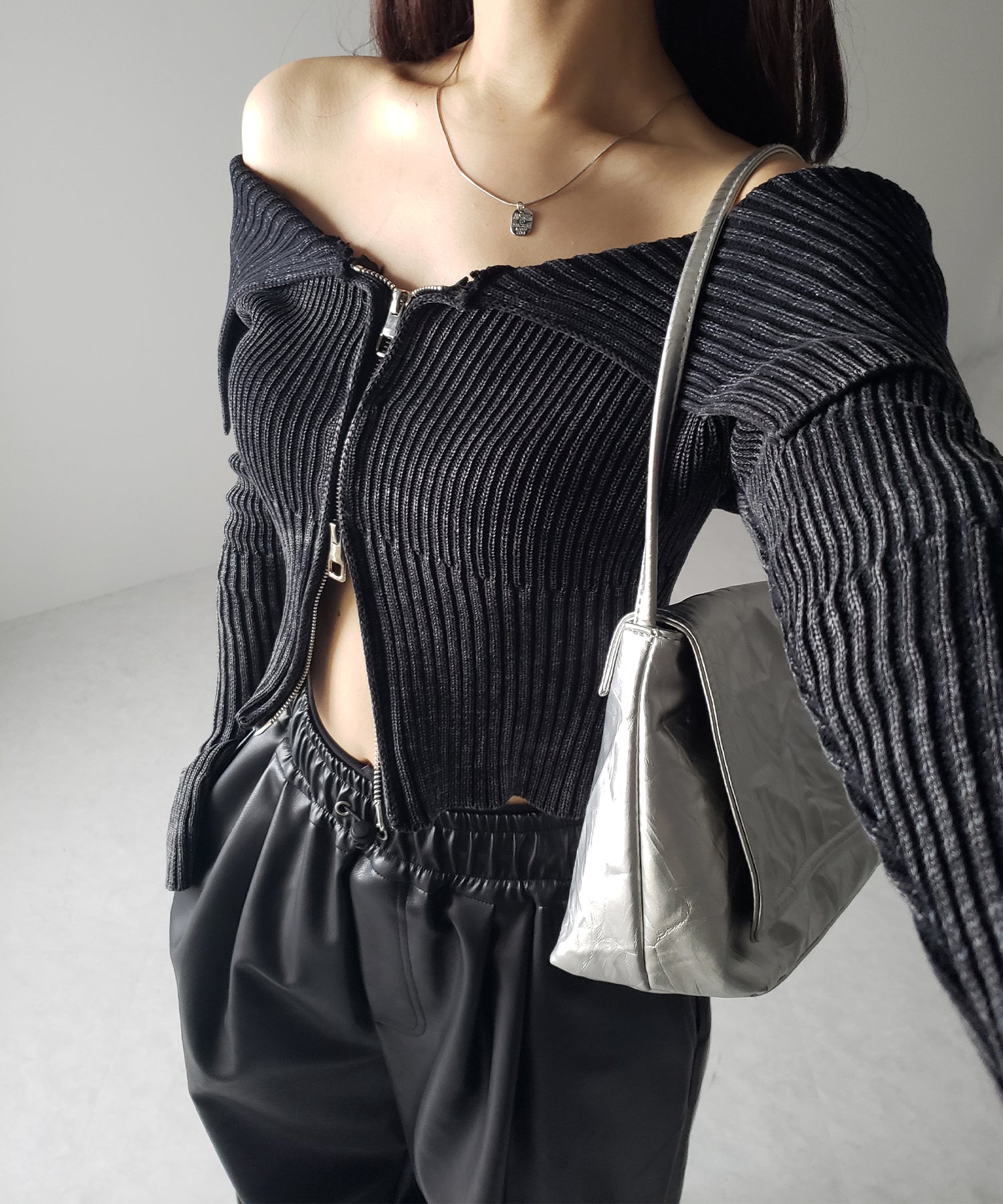 【 3color 】ダブルジップスリットオフショルリブニット