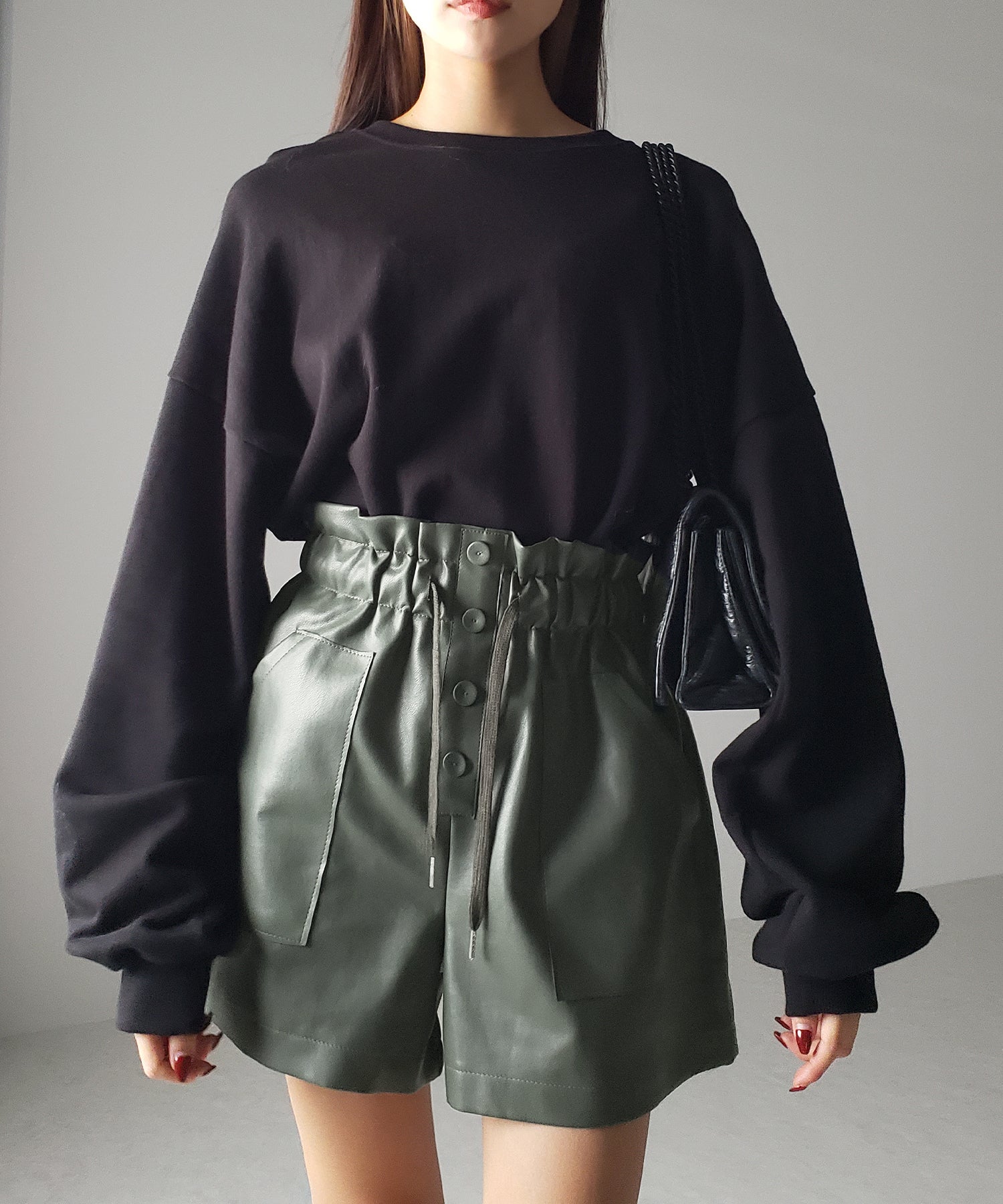 【 4COLOR 】ハイウエストシャーリングレザーショートパンツ
