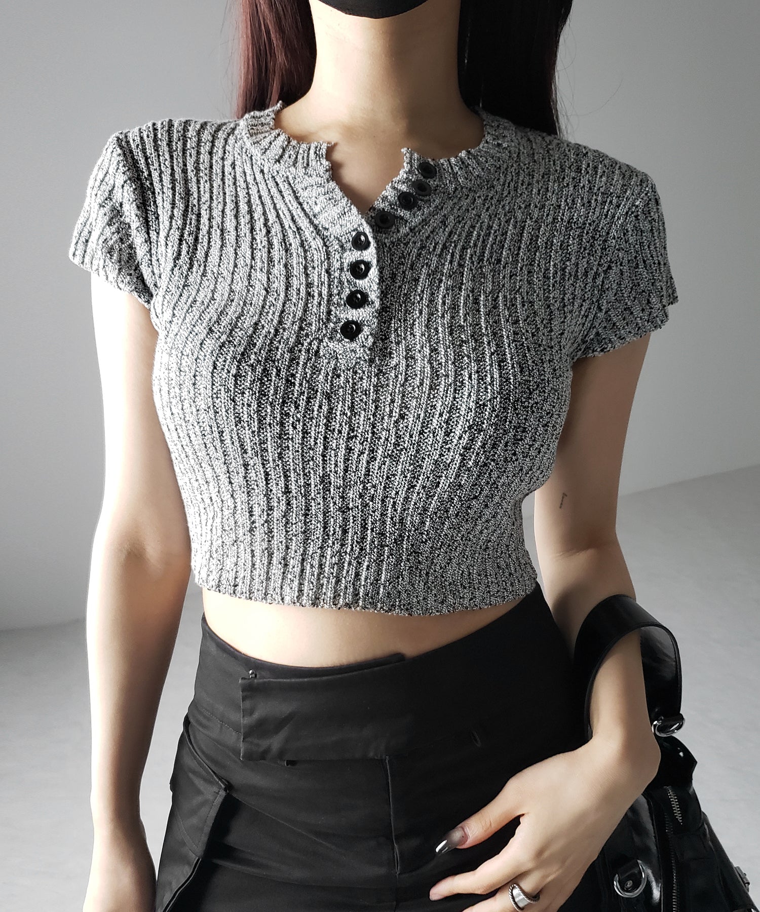 キーネックショートサマーリブニットトップス / Key neck short summer rib knit tops