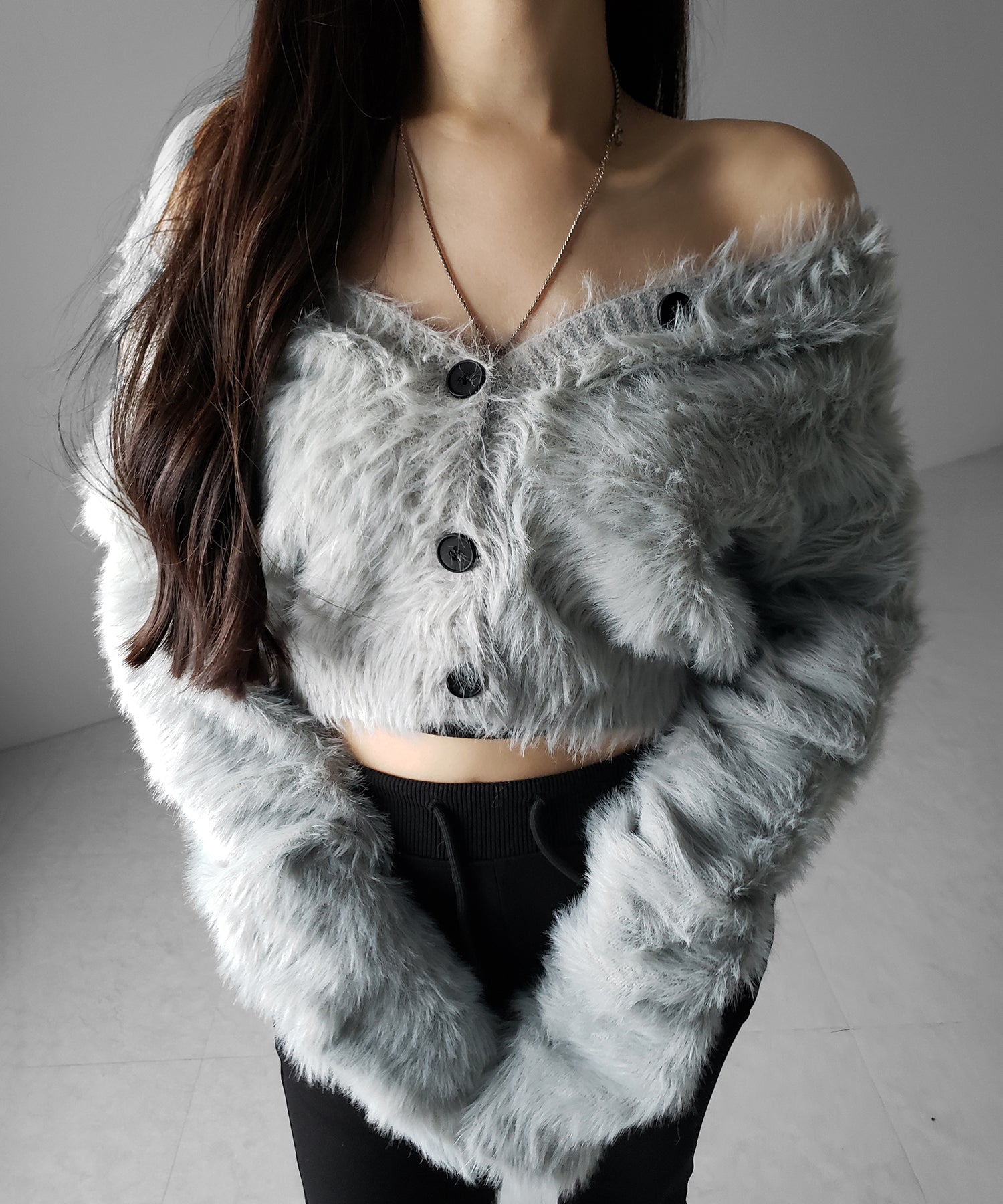 ブラックボタンショートシャギーニットカーディガン / black button short shaggy knit cardigan