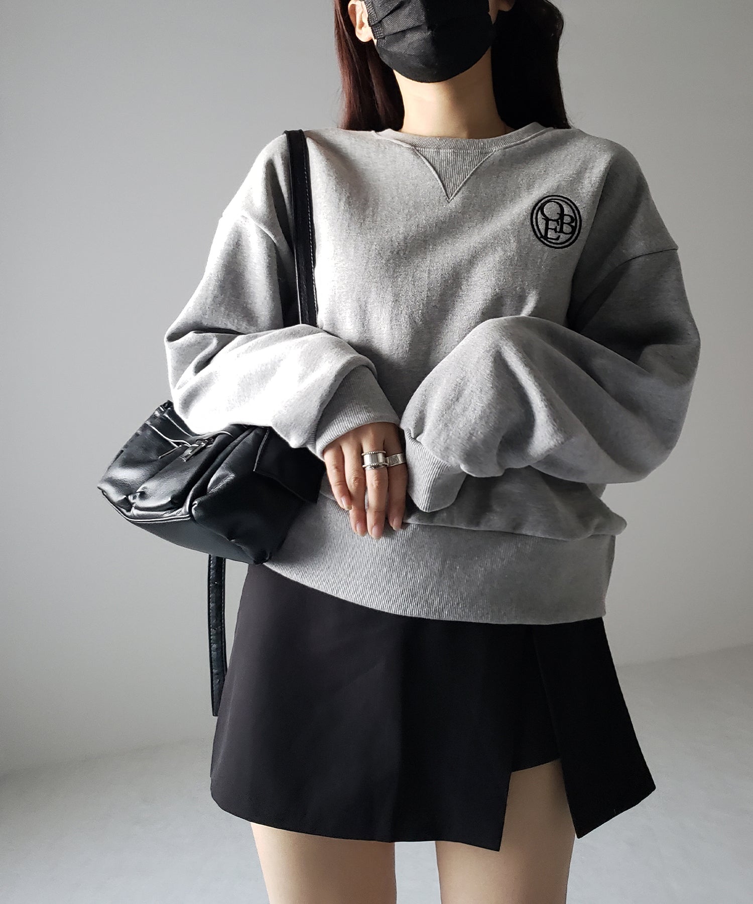 OBE刺繍 ロゴクロップドスウェット【 韓国製 】