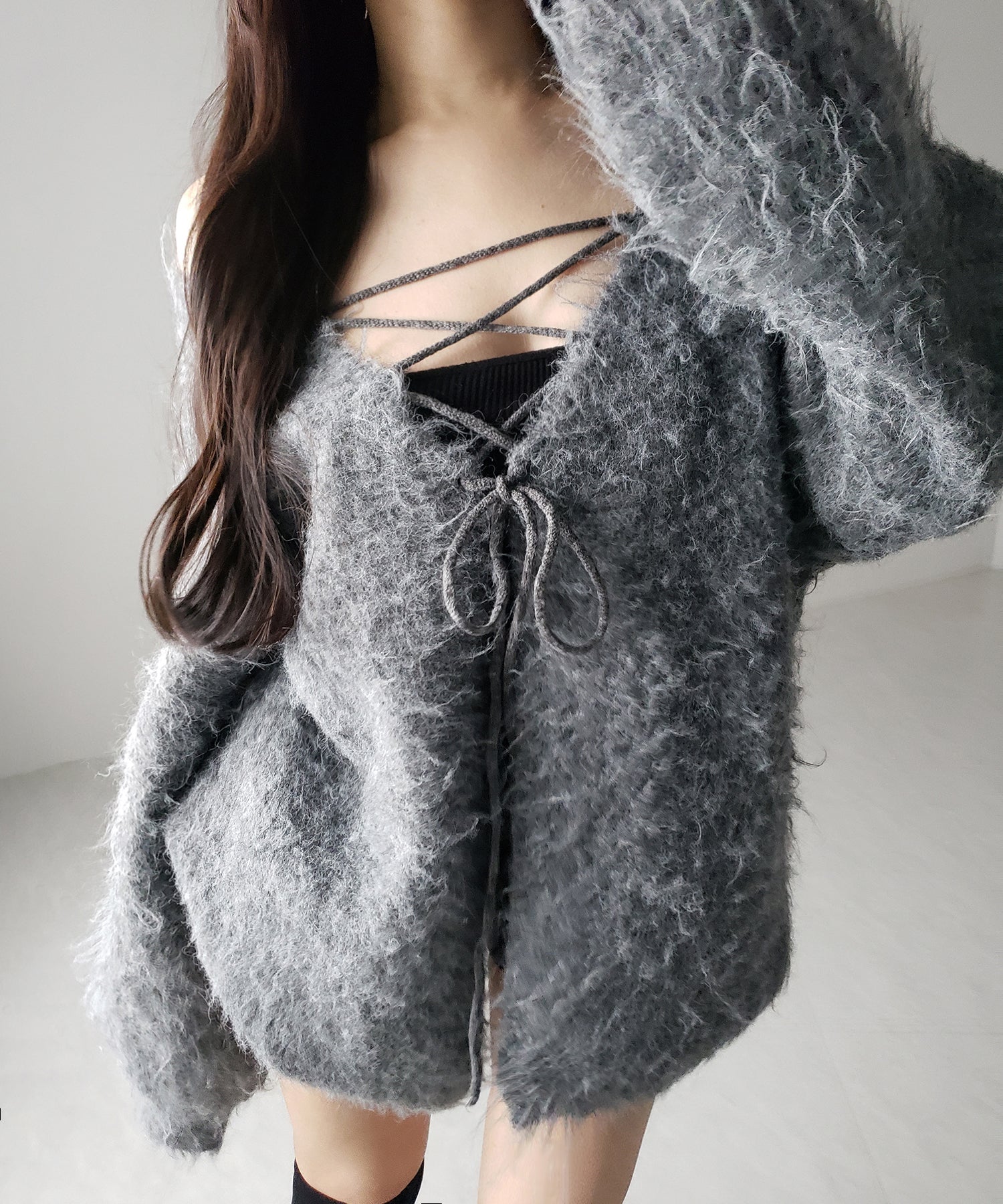 レースアップリボンオーバーシャギーニットカーディガン / lace up ribbon over shaggy knit cardigan