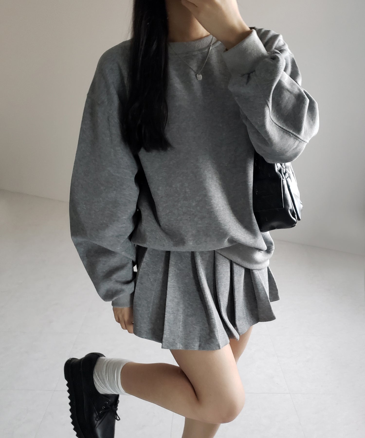 【 セットアップ 】オーバースウェットトップス + プリーツミニスカート SET / oversweat tops + pleated mini skirt SET