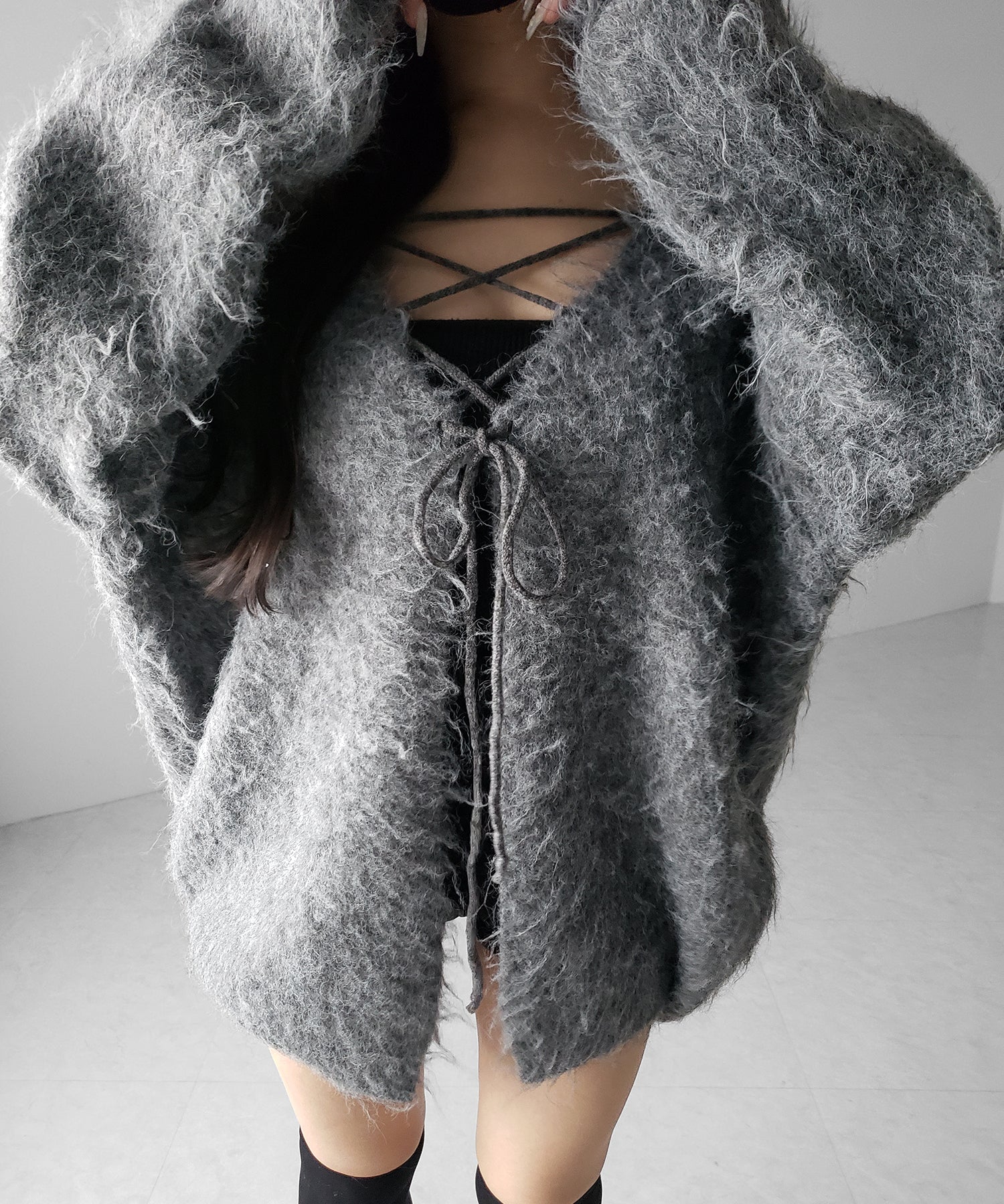 レースアップリボンオーバーシャギーニットカーディガン / lace up ribbon over shaggy knit cardigan