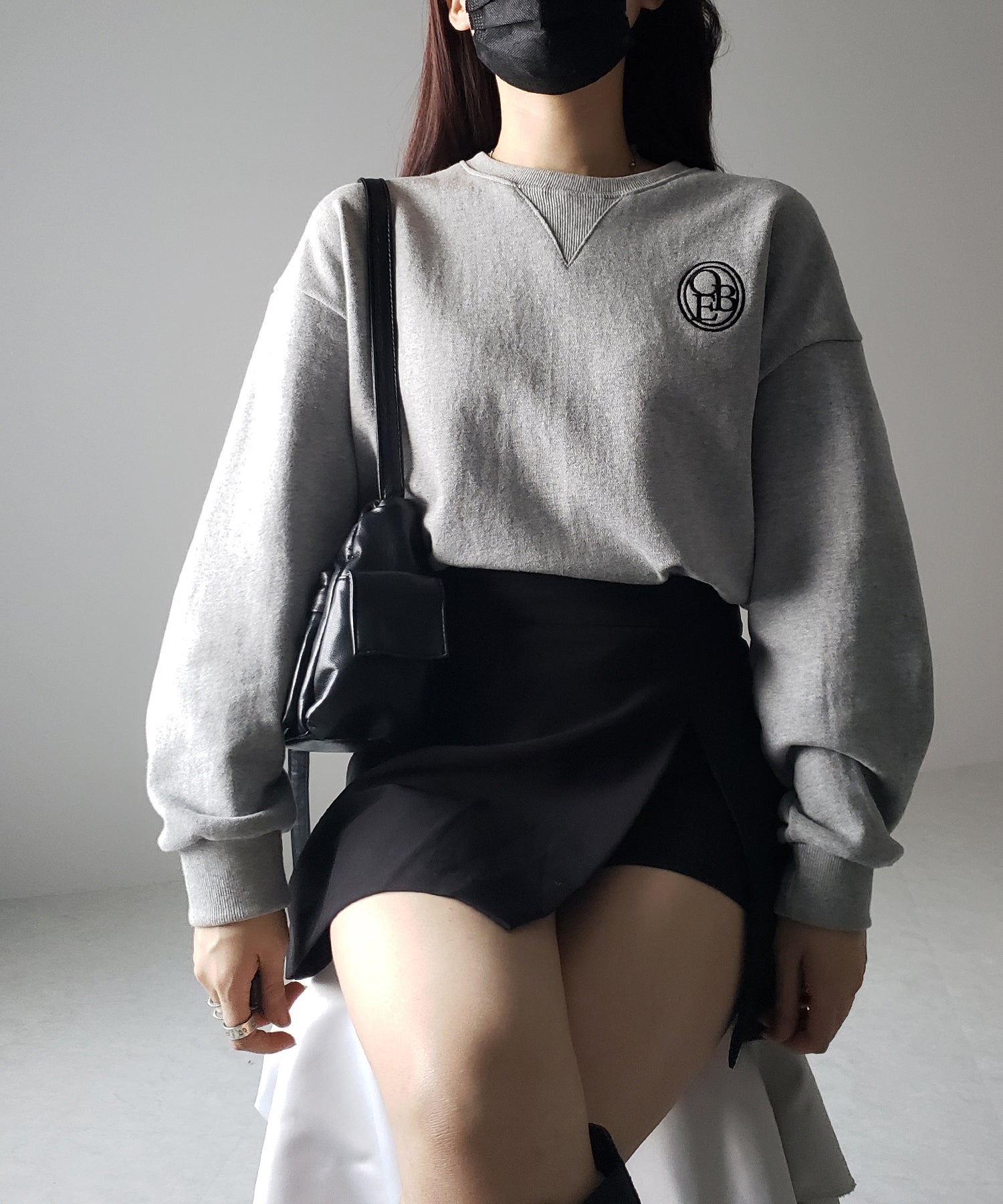 OBE刺繍 ロゴクロップドスウェット【 韓国製 】