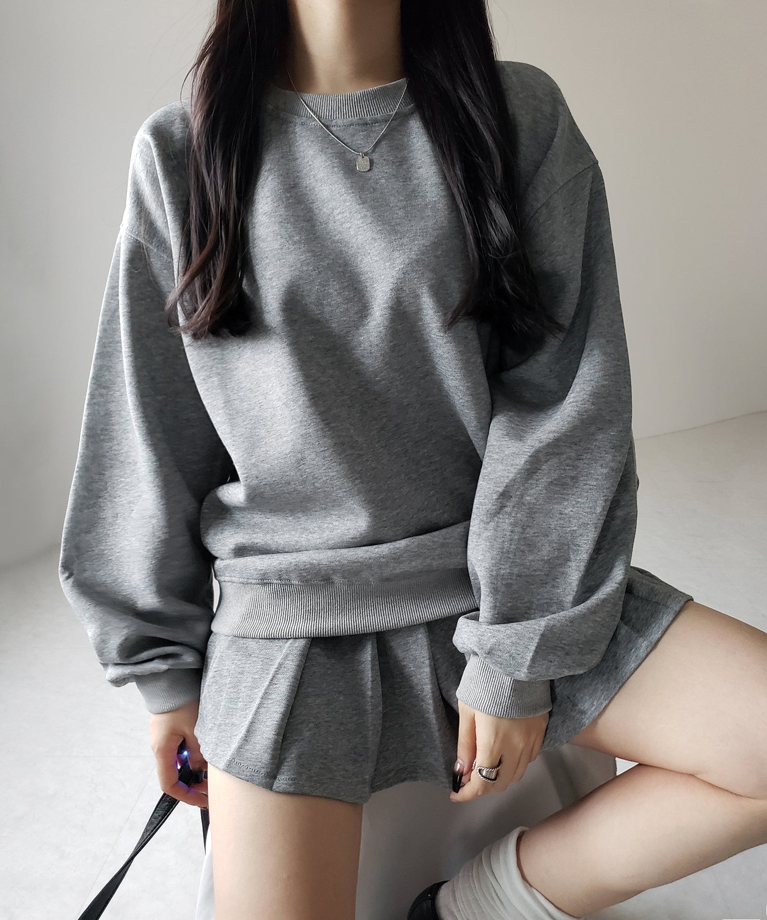 【 セットアップ 】オーバースウェットトップス + プリーツミニスカート SET / oversweat tops + pleated mini skirt SET