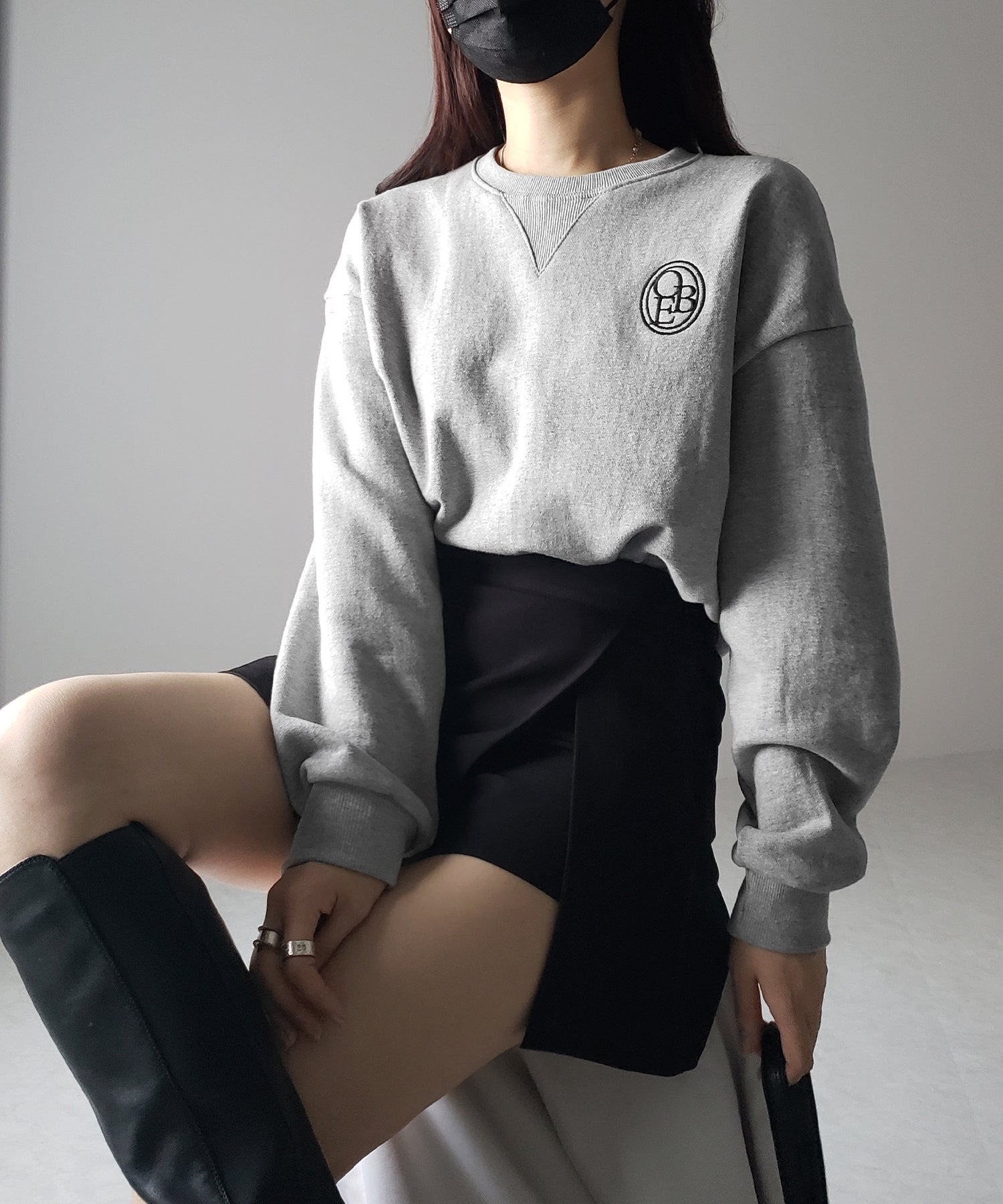 OBE刺繍 ロゴクロップドスウェット【 韓国製 】