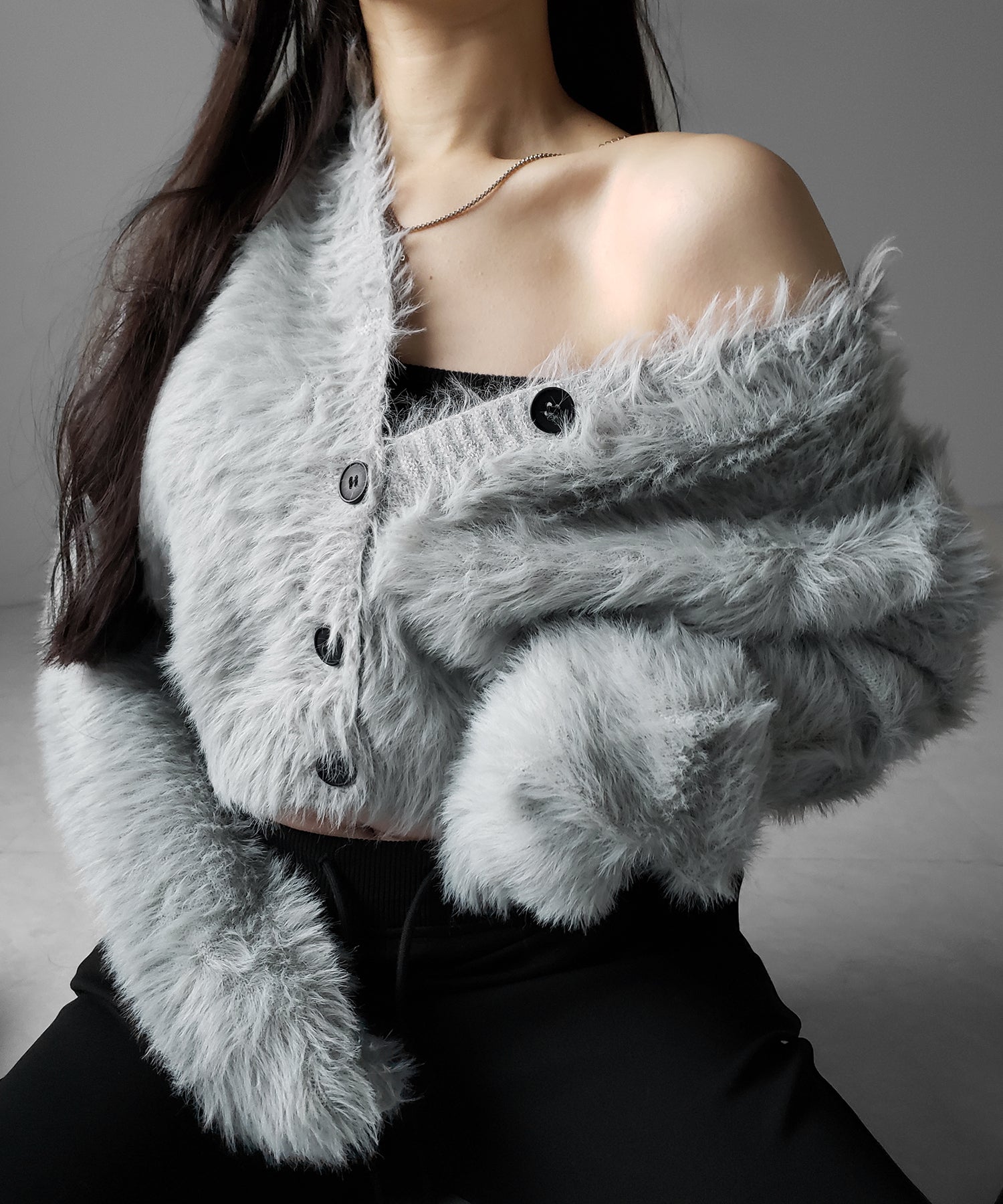 ブラックボタンショートシャギーニットカーディガン / black button short shaggy knit cardigan