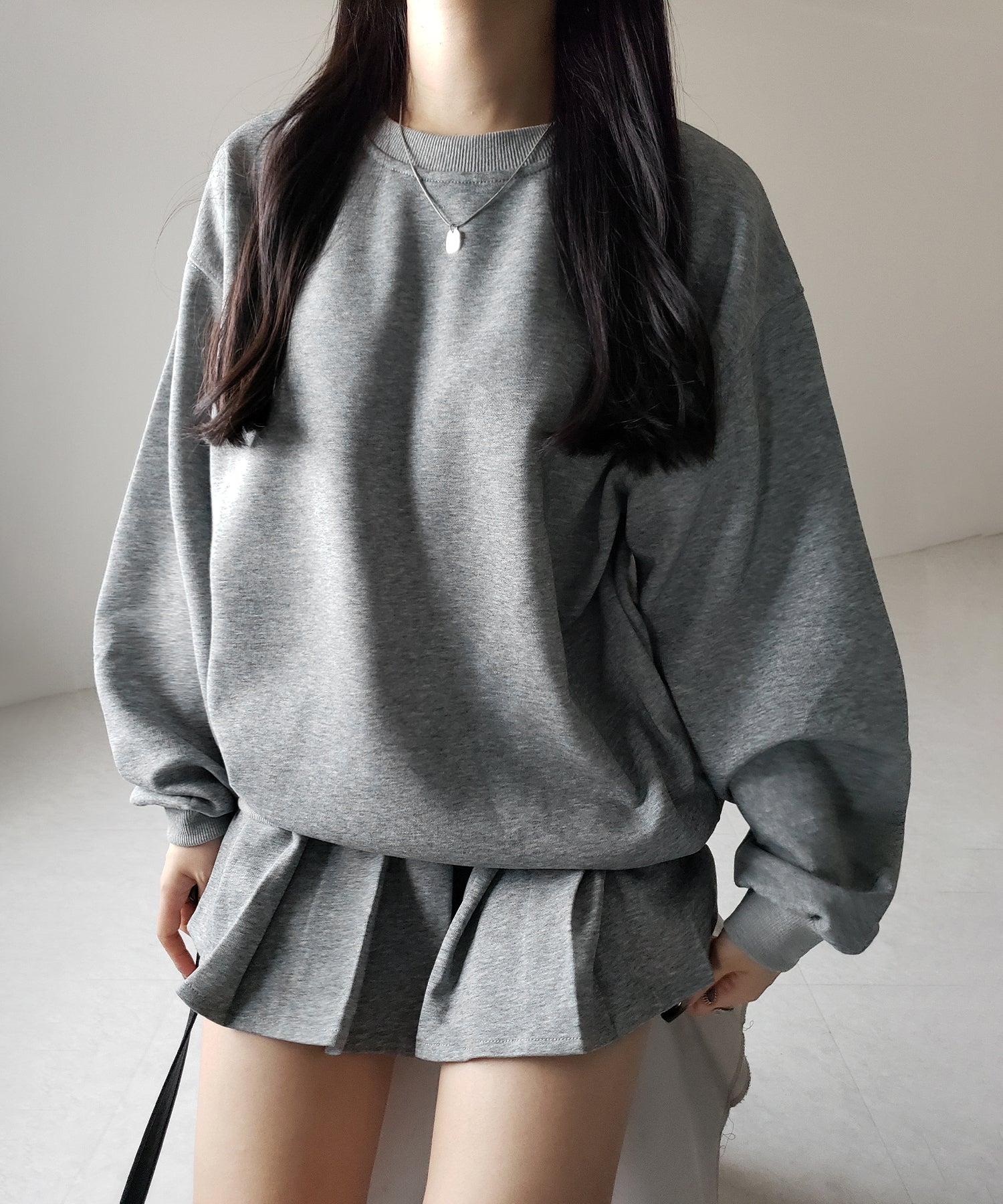 【 セットアップ 】オーバースウェットトップス + プリーツミニスカート SET / oversweat tops + pleated mini skirt SET