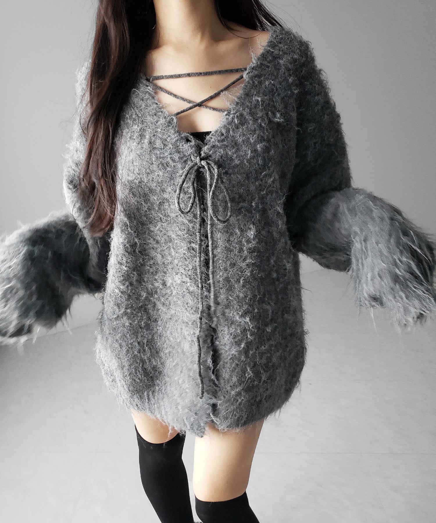 レースアップリボンオーバーシャギーニットカーディガン / lace up ribbon over shaggy knit cardigan