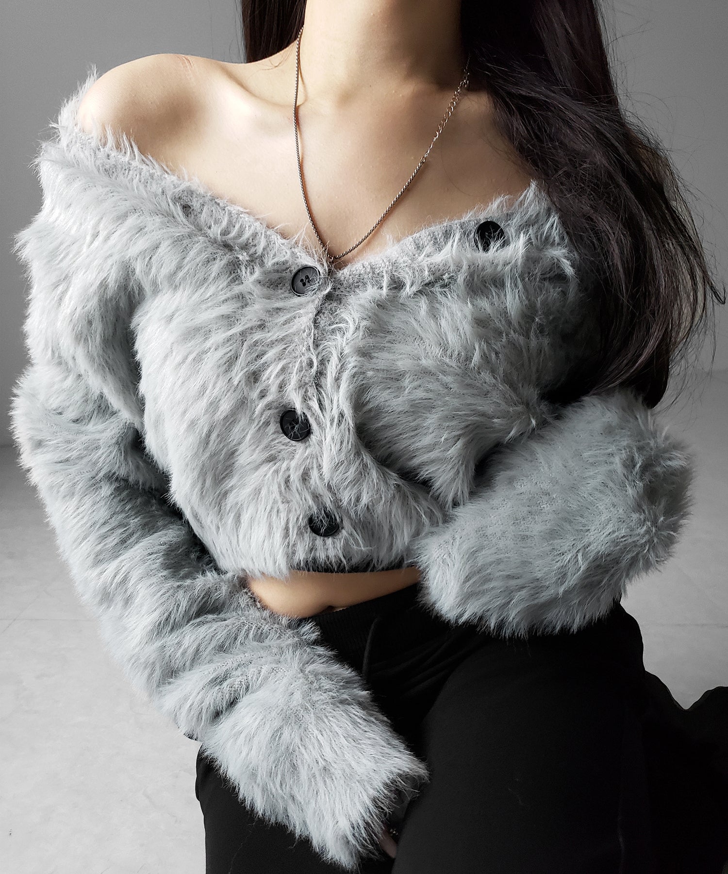 ブラックボタンショートシャギーニットカーディガン / black button short shaggy knit cardigan