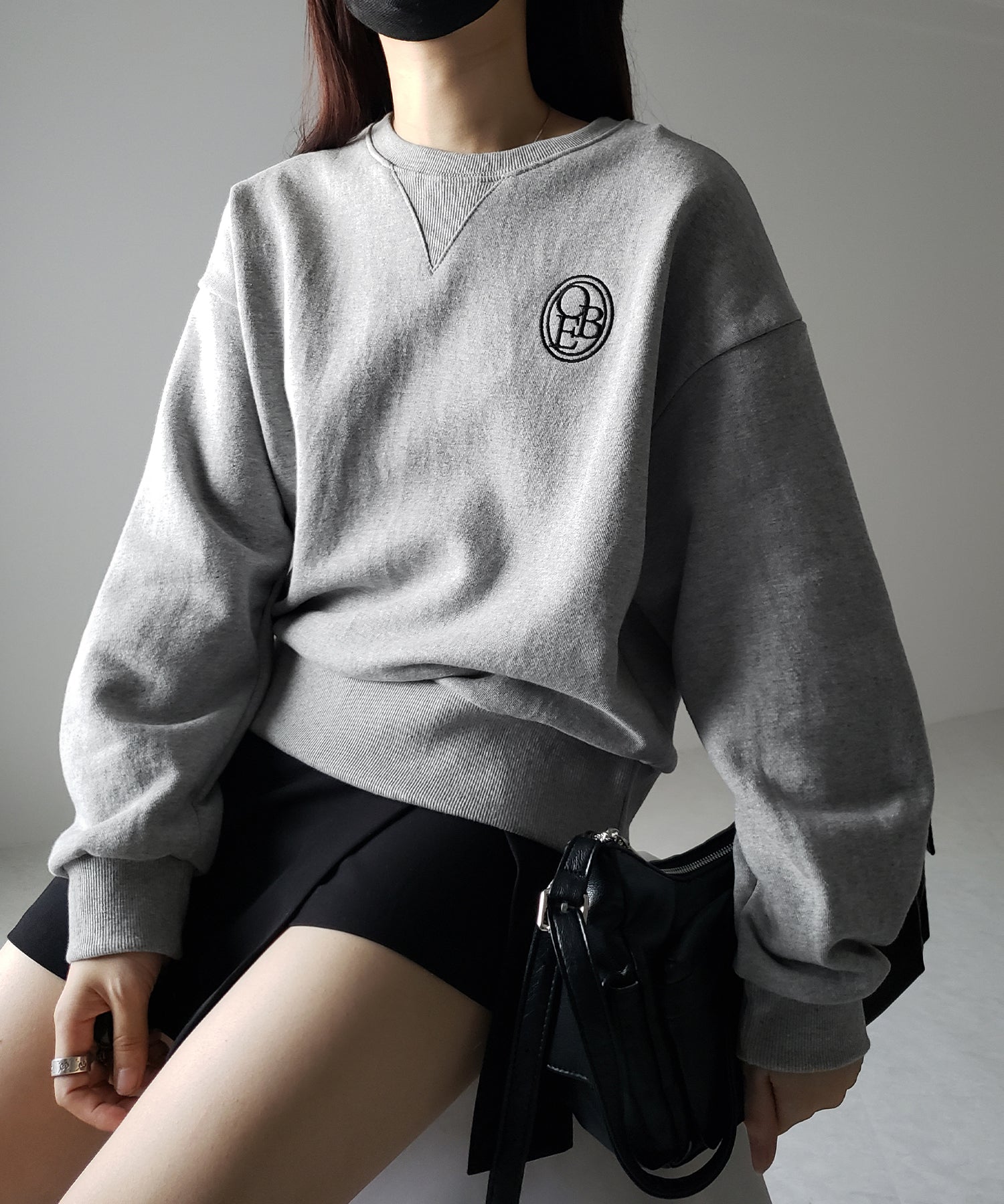 OBE刺繍 ロゴクロップドスウェット【 韓国製 】