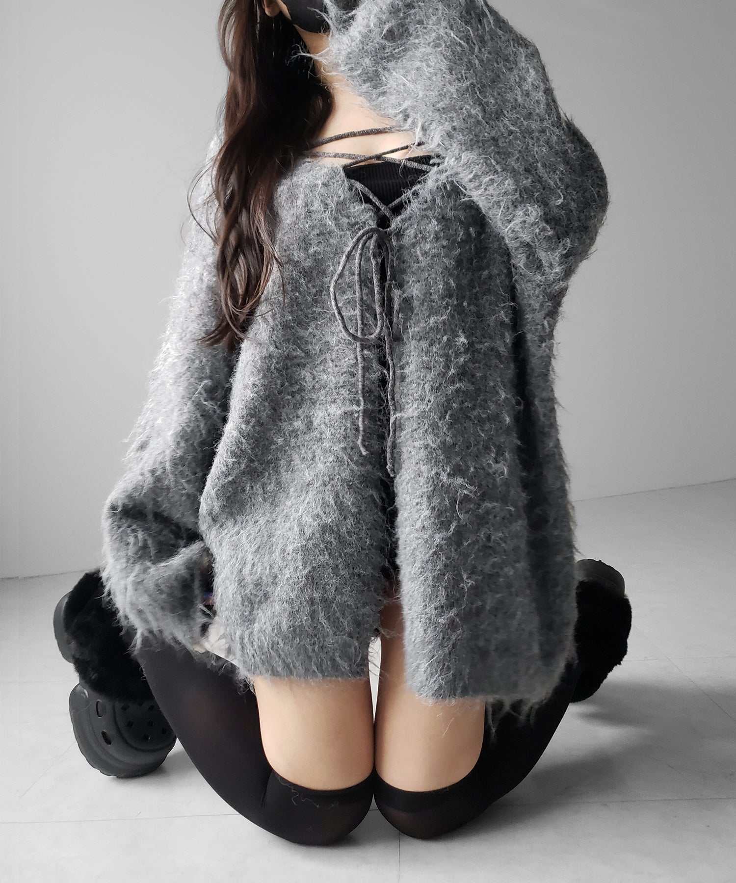 レースアップリボンオーバーシャギーニットカーディガン / lace up ribbon over shaggy knit cardigan