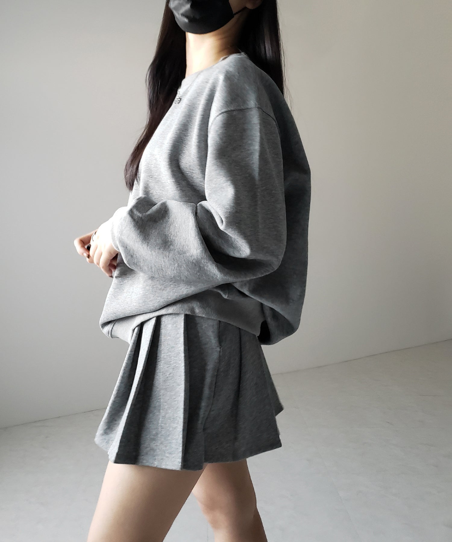 【 セットアップ 】オーバースウェットトップス + プリーツミニスカート SET / oversweat tops + pleated mini skirt SET