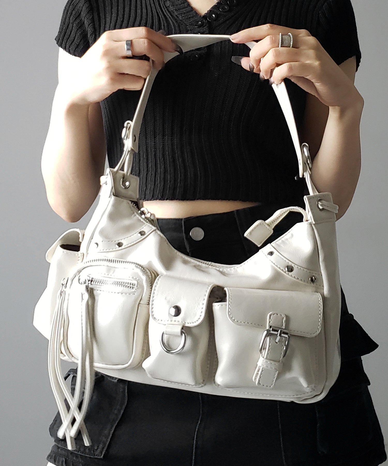 【 ショルダーにできる2WAY 】 4アウトポケットワンハンドルショルダーバッグ / 4 outpocket onehandle shoulder bag