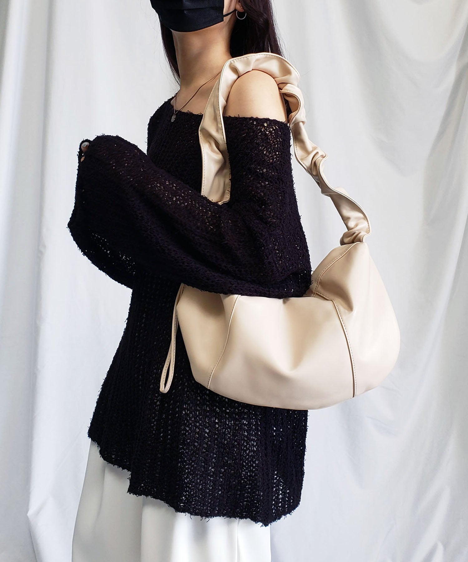 シャーリングハンドルショルダーバッグ / shirring handle shoulder bag
