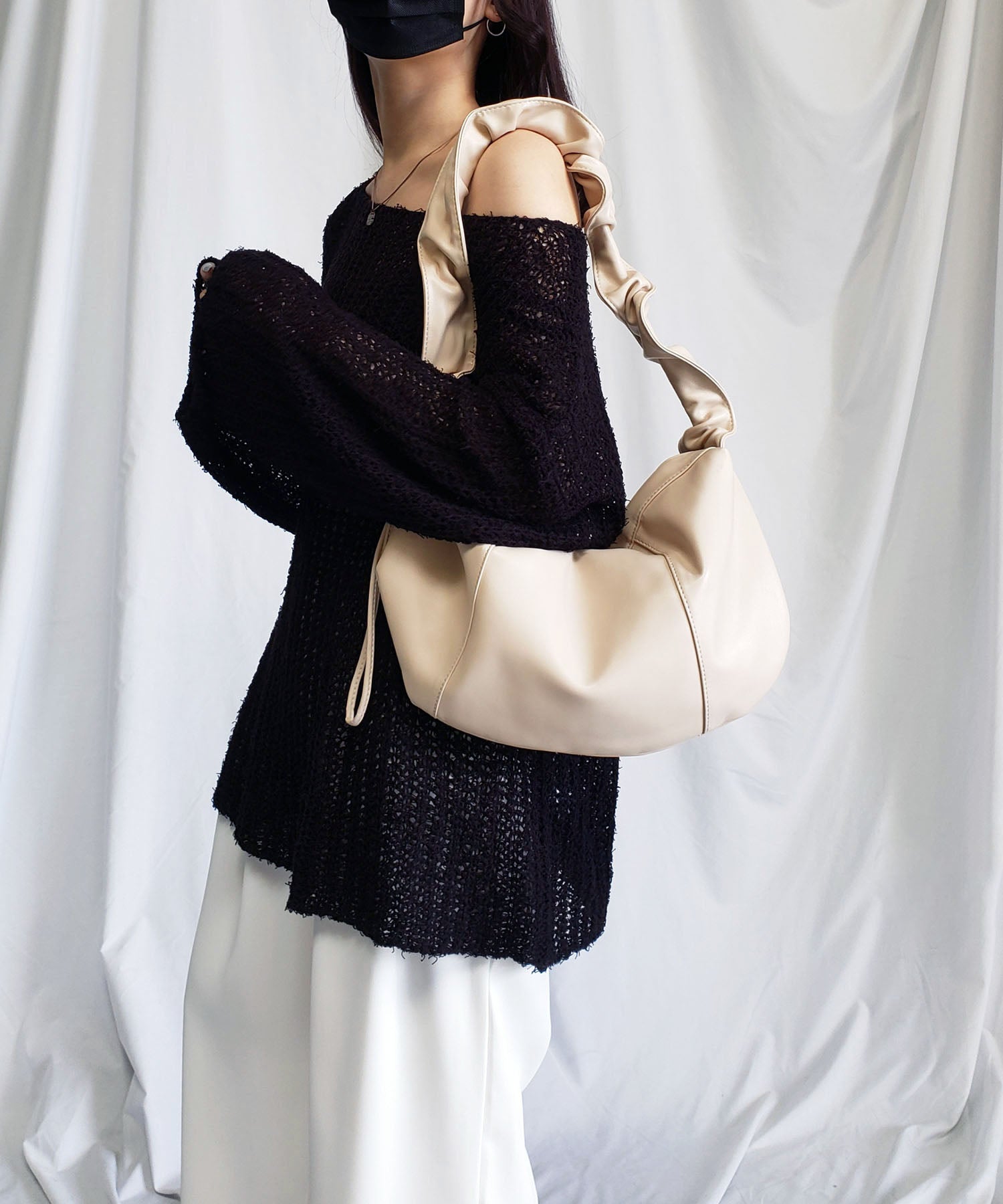 シャーリングハンドルショルダーバッグ / shirring handle shoulder bag