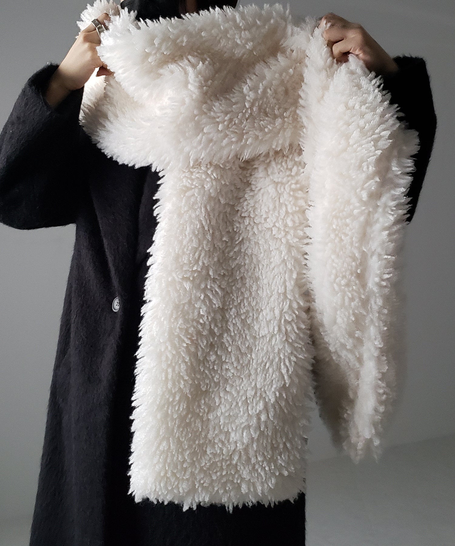 ボリュームフラッフィーシャギーボアマフラー / volume fluffy shaggy boa muffler