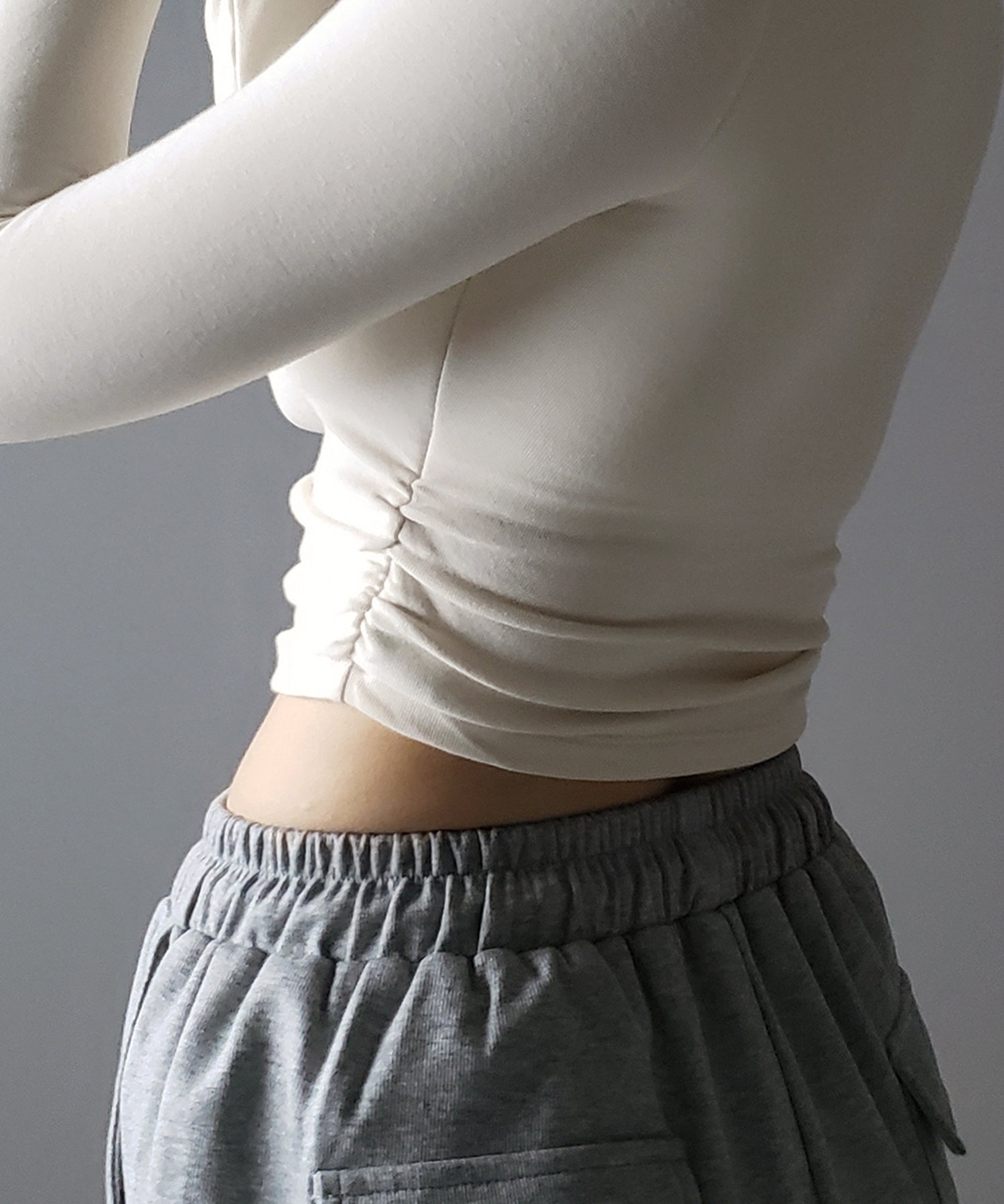 【 カップ付き / 裏起毛 】プチハイネックシャーリングショートカットソートップス