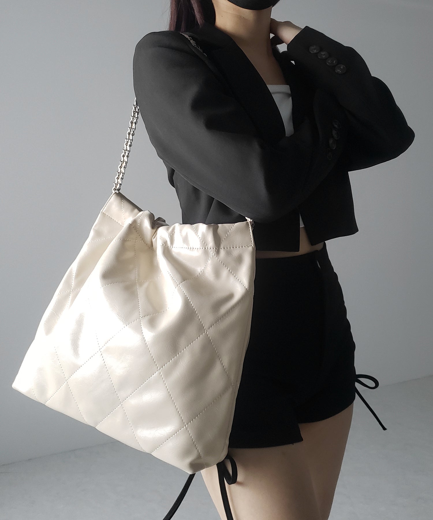 キルティングチェーントートショルダーバッグ / quilting chain tote shoulder bag