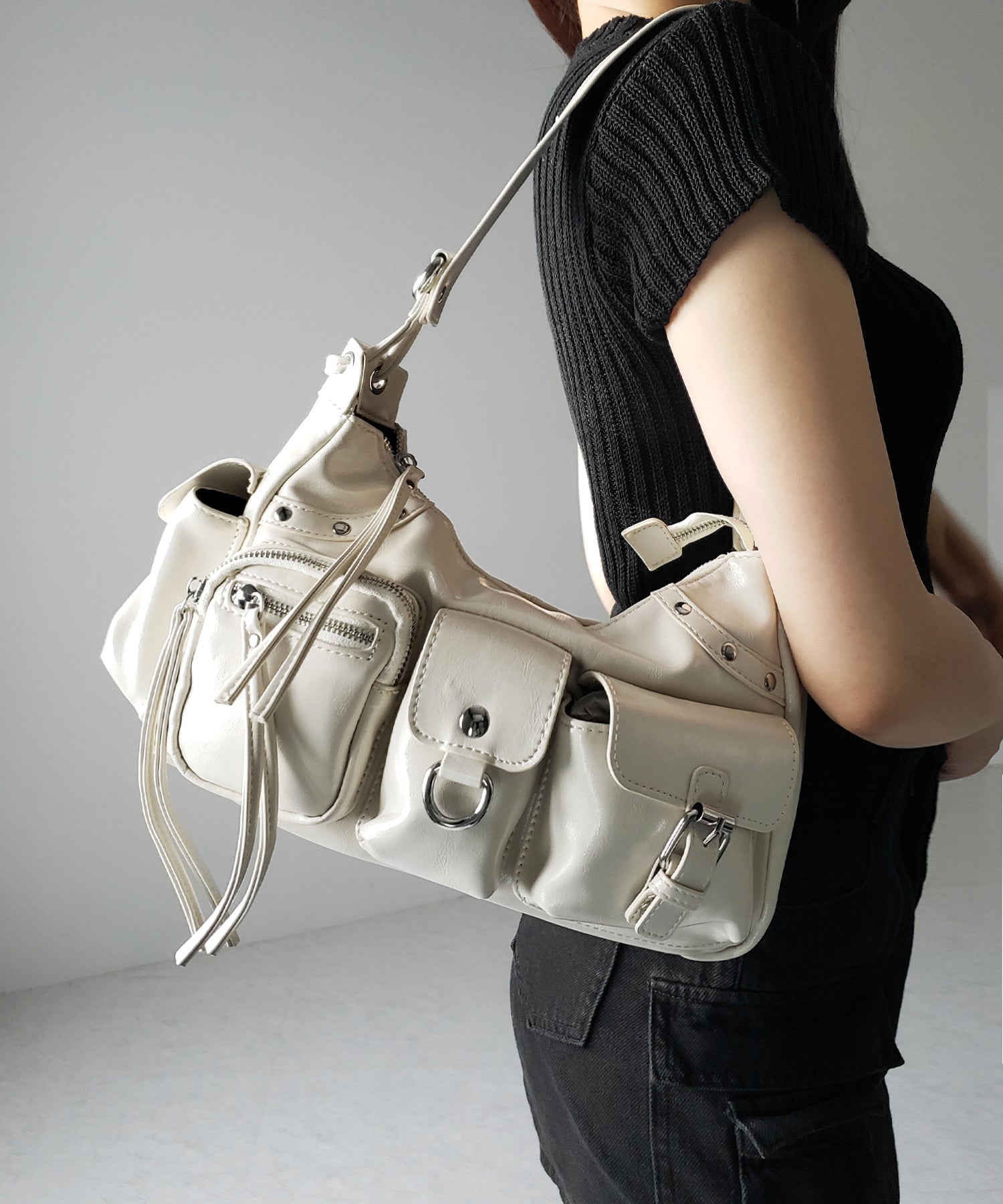 【 ショルダーにできる2WAY 】 4アウトポケットワンハンドルショルダーバッグ / 4 outpocket onehandle shoulder bag