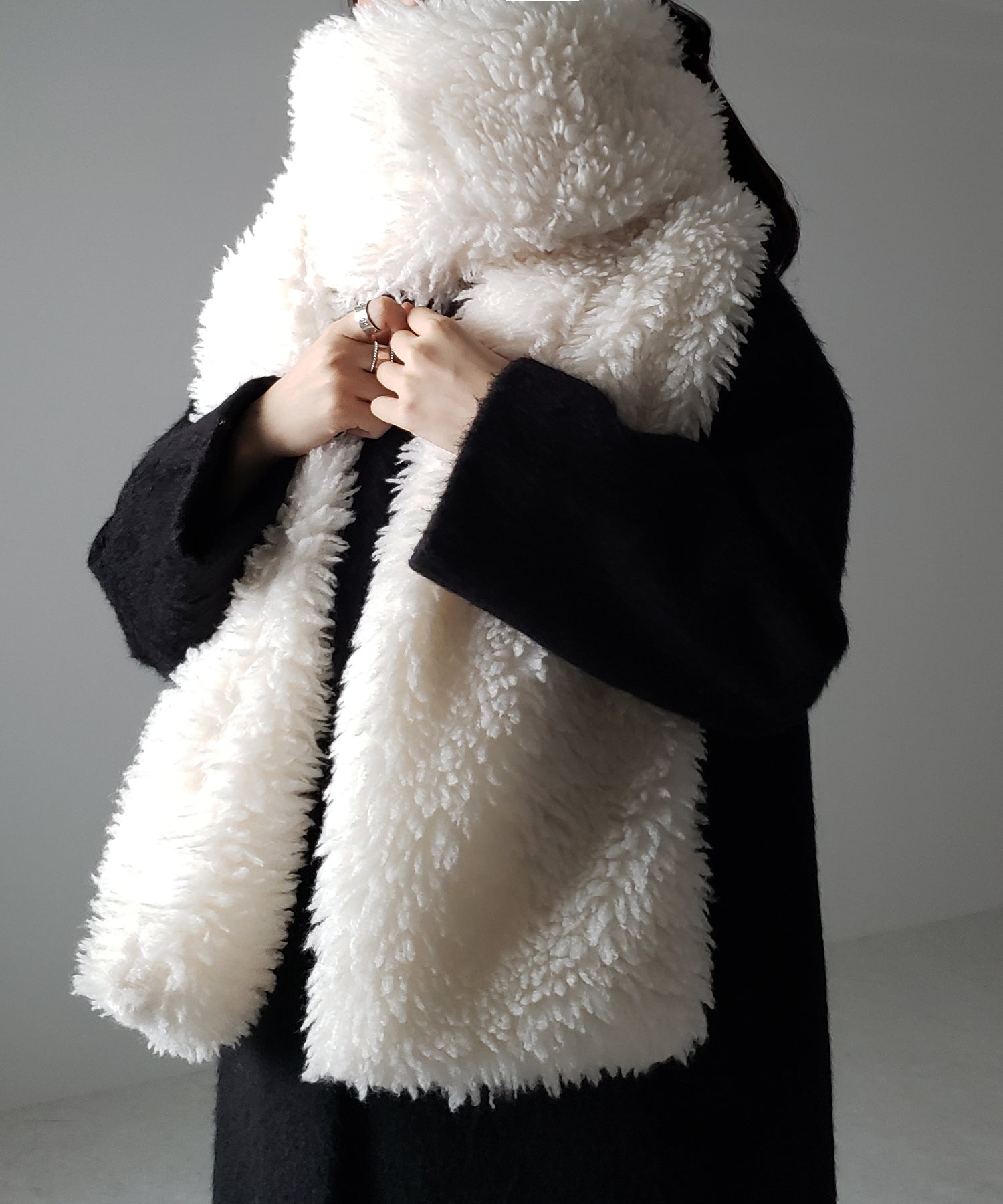 ボリュームフラッフィーシャギーボアマフラー / volume fluffy shaggy boa muffler