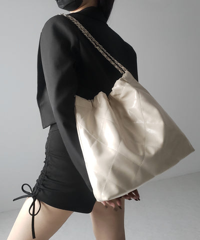キルティングチェーントートショルダーバッグ / quilting chain tote shoulder bag