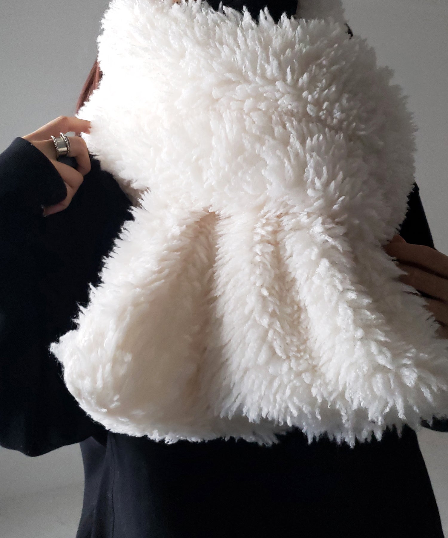 ボリュームフラッフィーシャギーボアマフラー / volume fluffy shaggy boa muffler